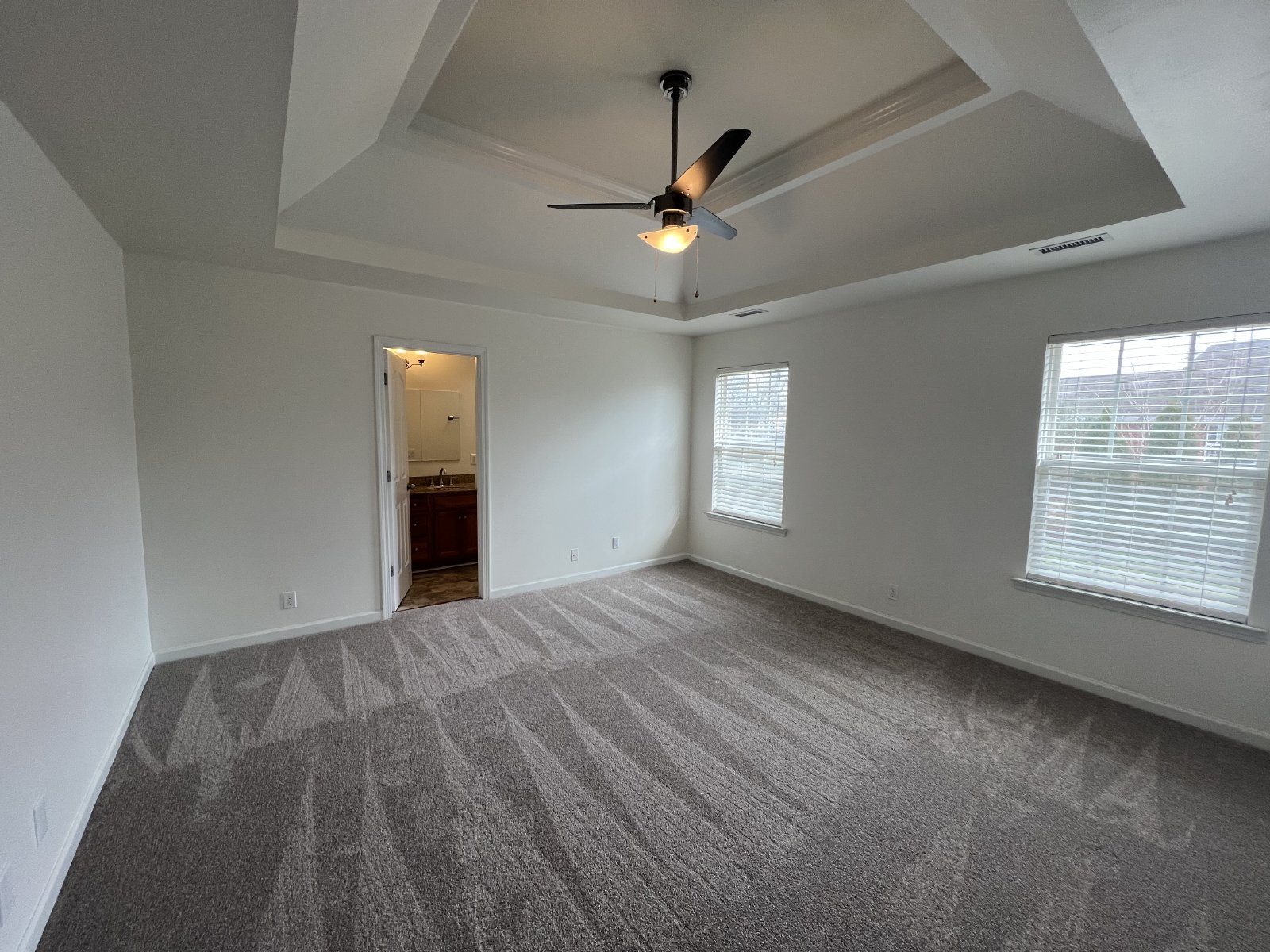 Nice 3 Bedroom 2 Bathroom + Bonus in Murfreesboro! Available Immediately! property image