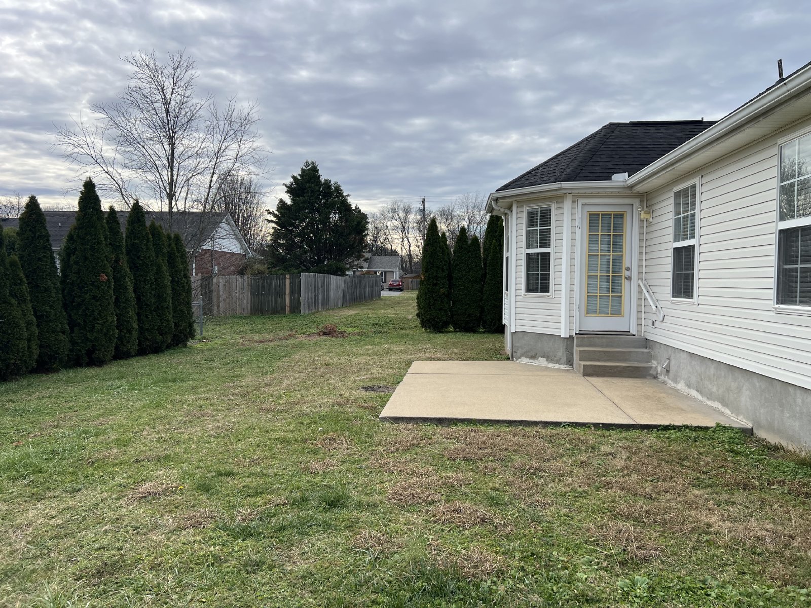 Nice 3 Bedroom 2 Bathroom + Bonus in Murfreesboro! Available Immediately! property image