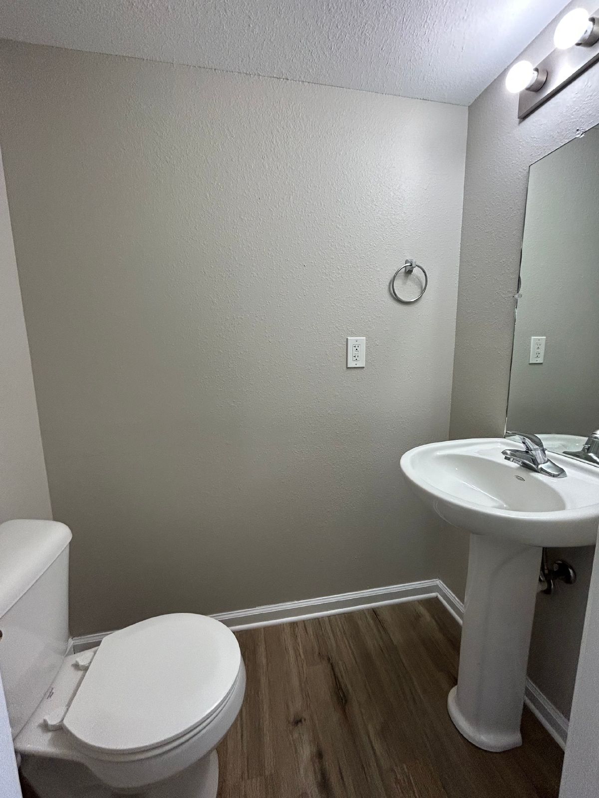 2 Bed, 1.5 Bath Townhome *Near Fort Campbell* property image