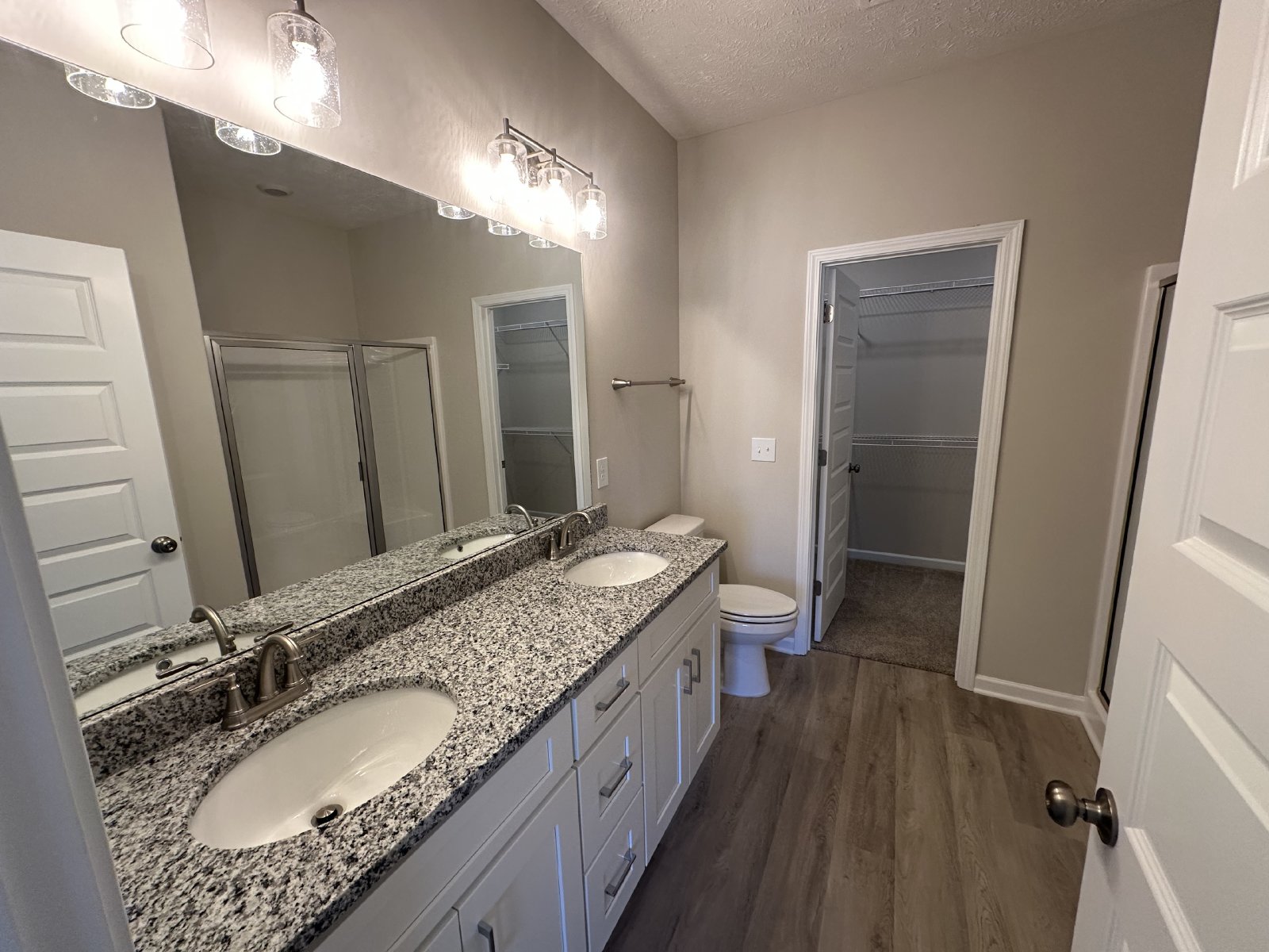 BRAND NEW 4 Bed 3 Bath Townhome Near The Heart Of Shelbyville property image