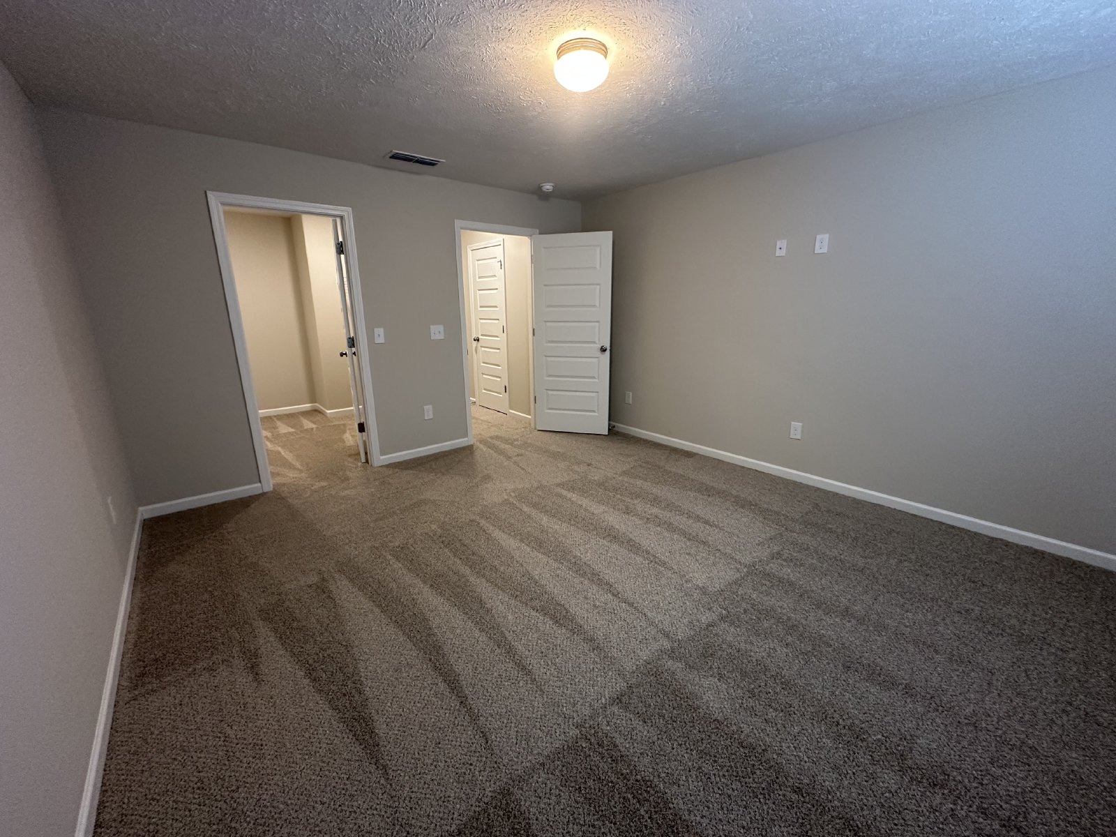 BRAND NEW 4 Bed 3.5 Bath Townhome Near The Heart Of Shelbyville property image