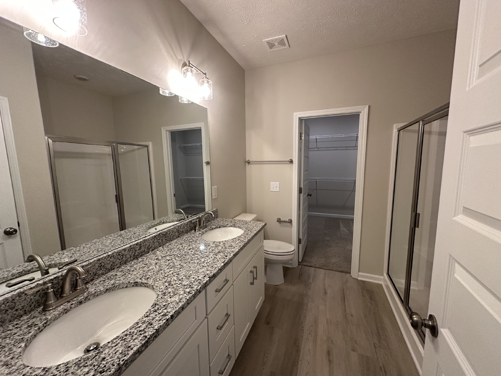 BRAND NEW 4 Bed 3.5 Bath Townhome Near The Heart Of Shelbyville property image