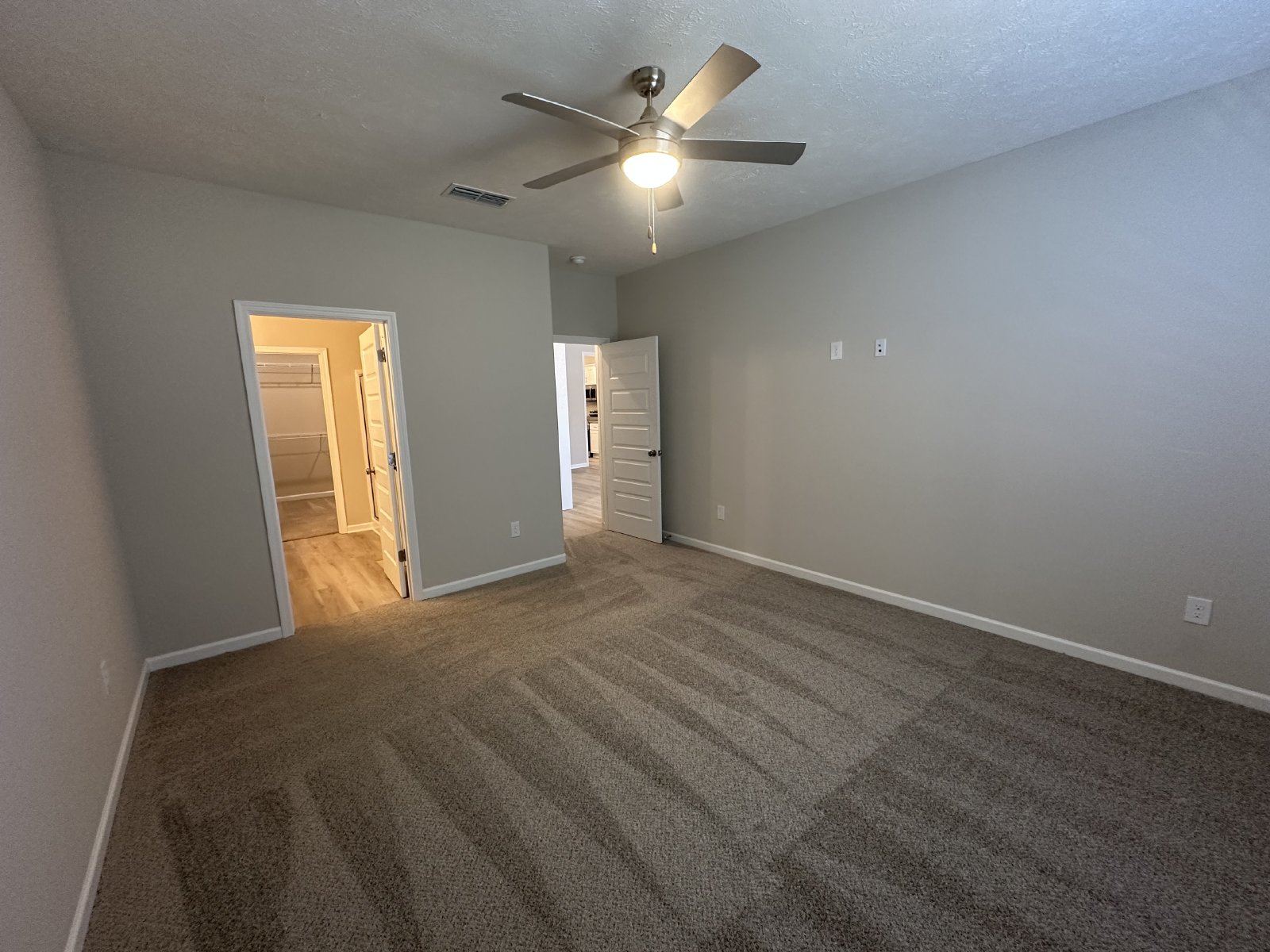 BRAND NEW 4 Bed 3.5 Bath Townhome Near The Heart Of Shelbyville property image