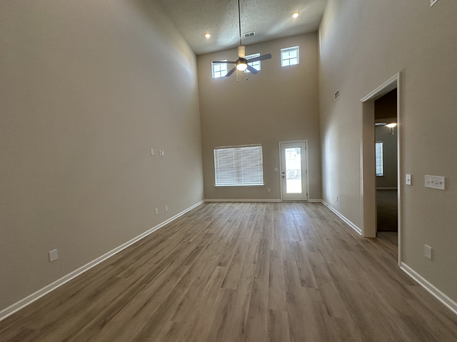 BRAND NEW 4 Bed 3.5 Bath Townhome Near The Heart Of Shelbyville property image