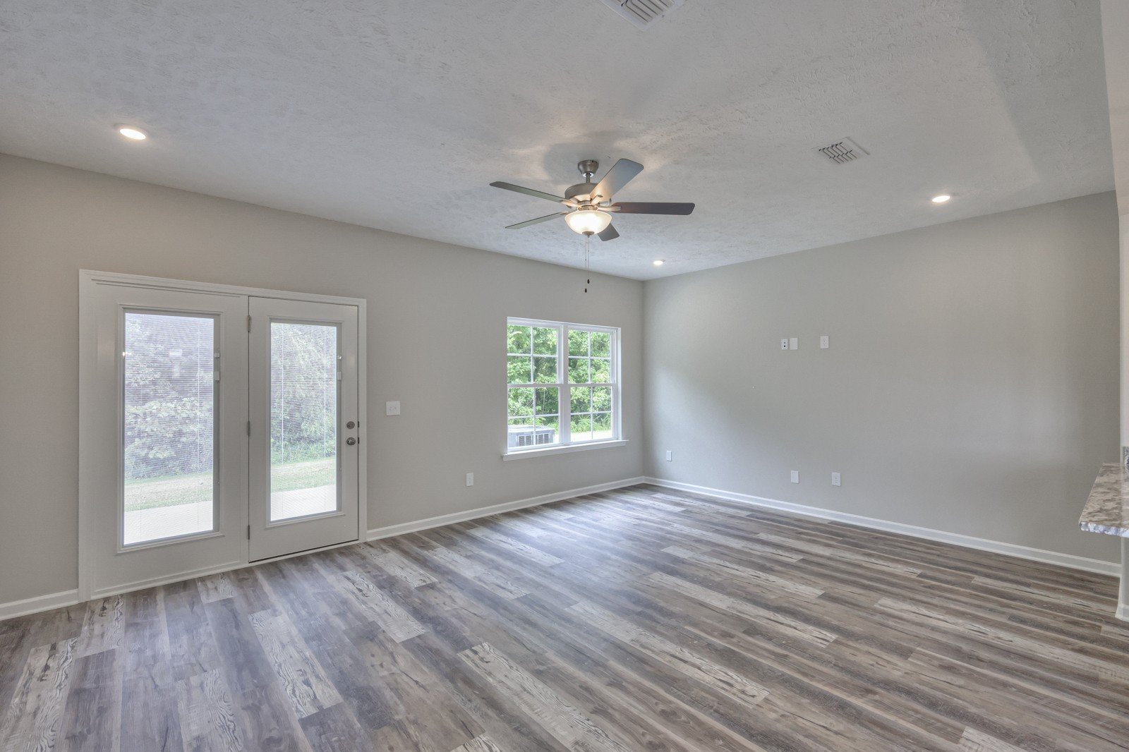 Beautiful NEW 3 Bed 2.5 Bath Townhome in Manchester! property image