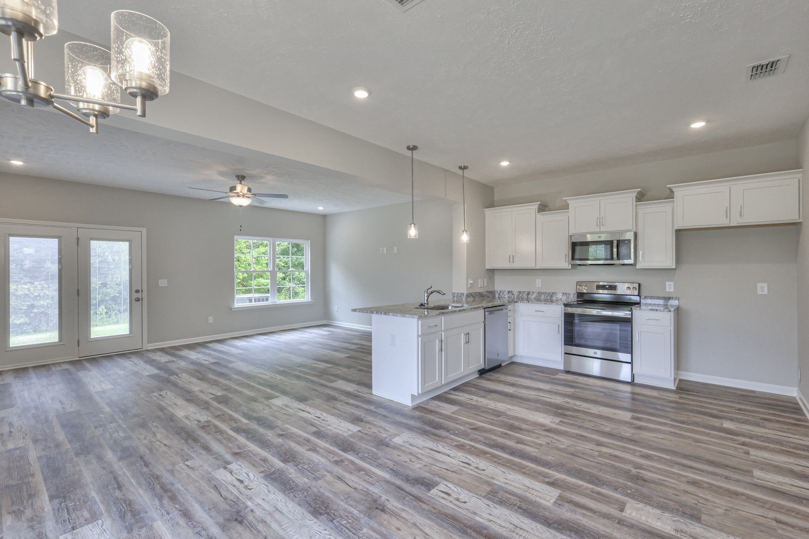 Beautiful NEW 3 Bed 2.5 Bath Townhome in Manchester! property image