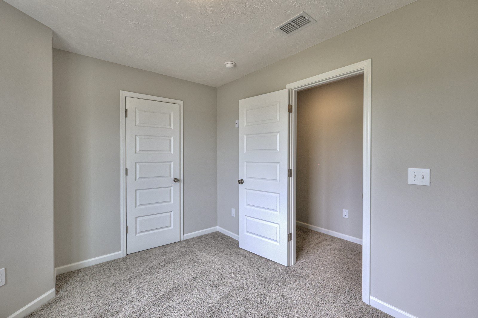 Beautiful NEW 3 Bed 2.5 Bath Townhome in Manchester! property image
