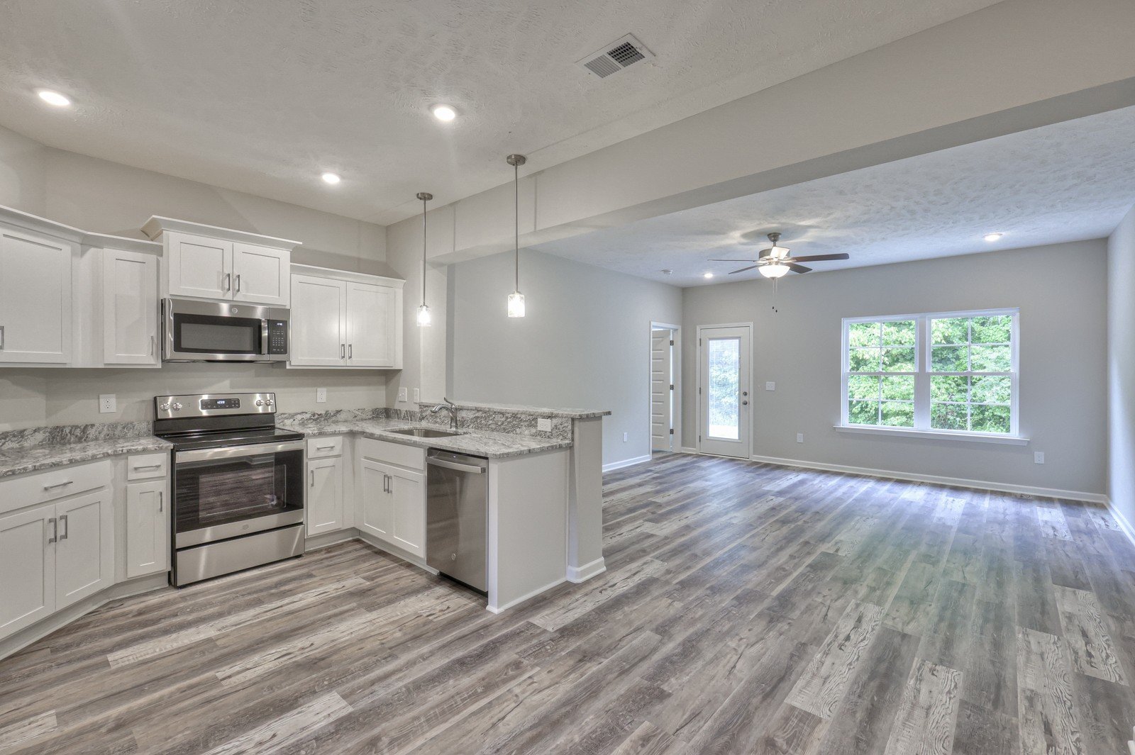 Beautiful NEW 3 Bed 2.5 Bath Townhome in Manchester! property image