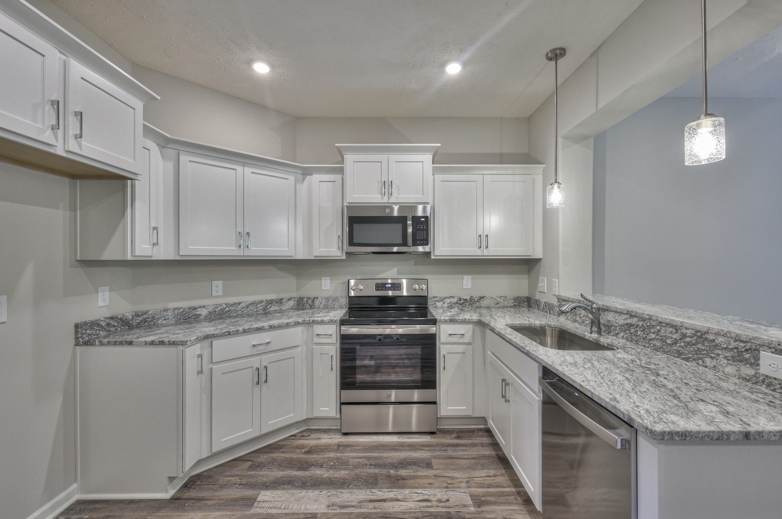 Beautiful NEW 3 Bed 2.5 Bath Townhome in Manchester! property image
