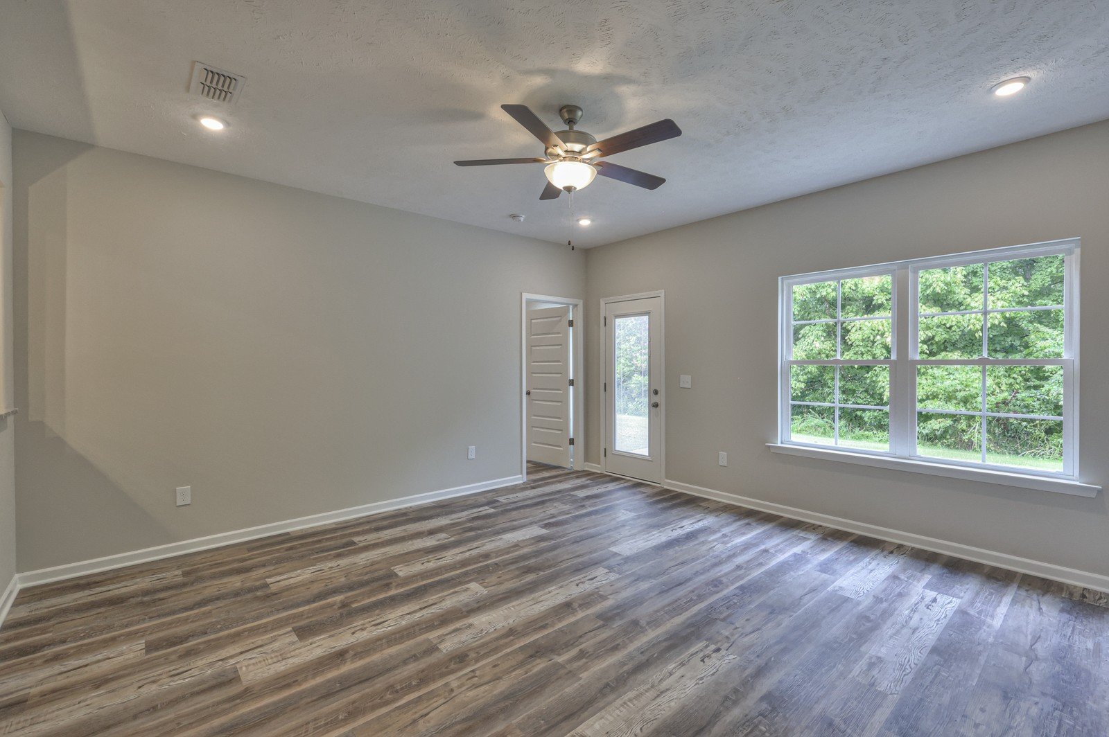 Beautiful NEW 3 Bed 2.5 Bath Townhome in Manchester! property image