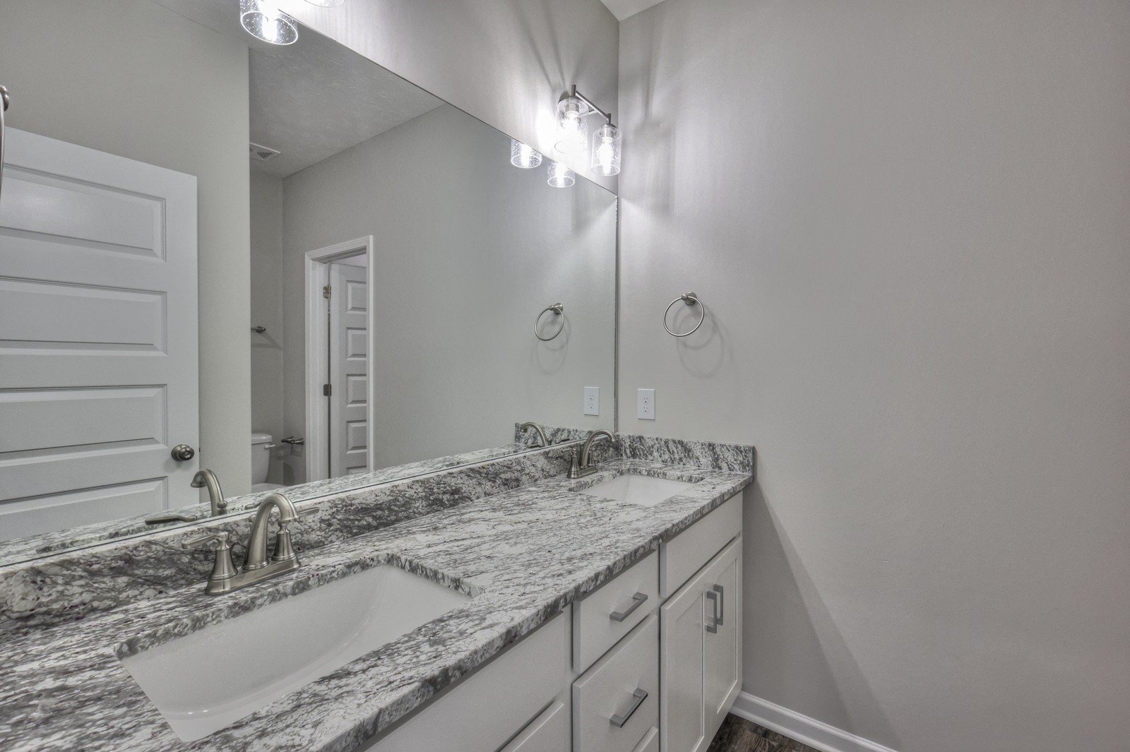 Beautiful NEW 3 Bed 2.5 Bath Townhome in Manchester! property image