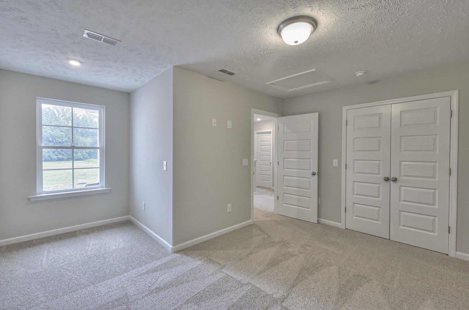 Beautiful NEW 3 Bed 2.5 Bath Townhome in Manchester! property image