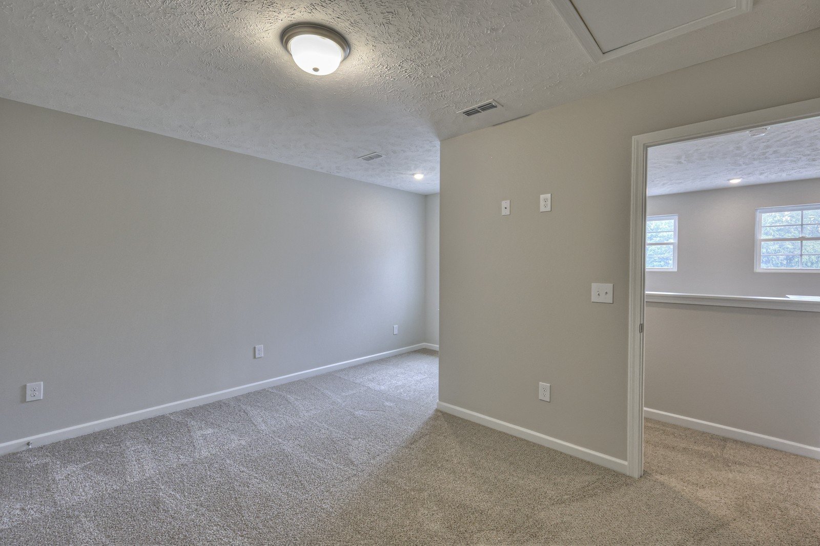 Beautiful NEW 3 Bed 2.5 Bath Townhome in Manchester! property image