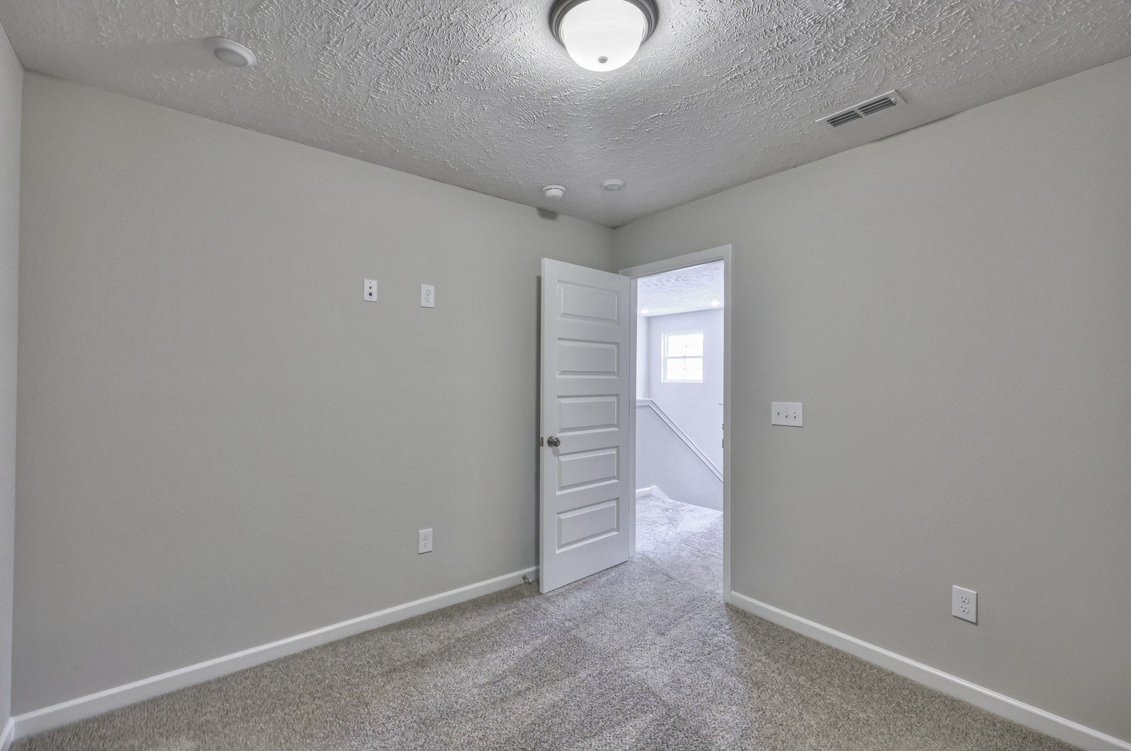 Beautiful NEW 3 Bed 2.5 Bath Townhome in Manchester! property image