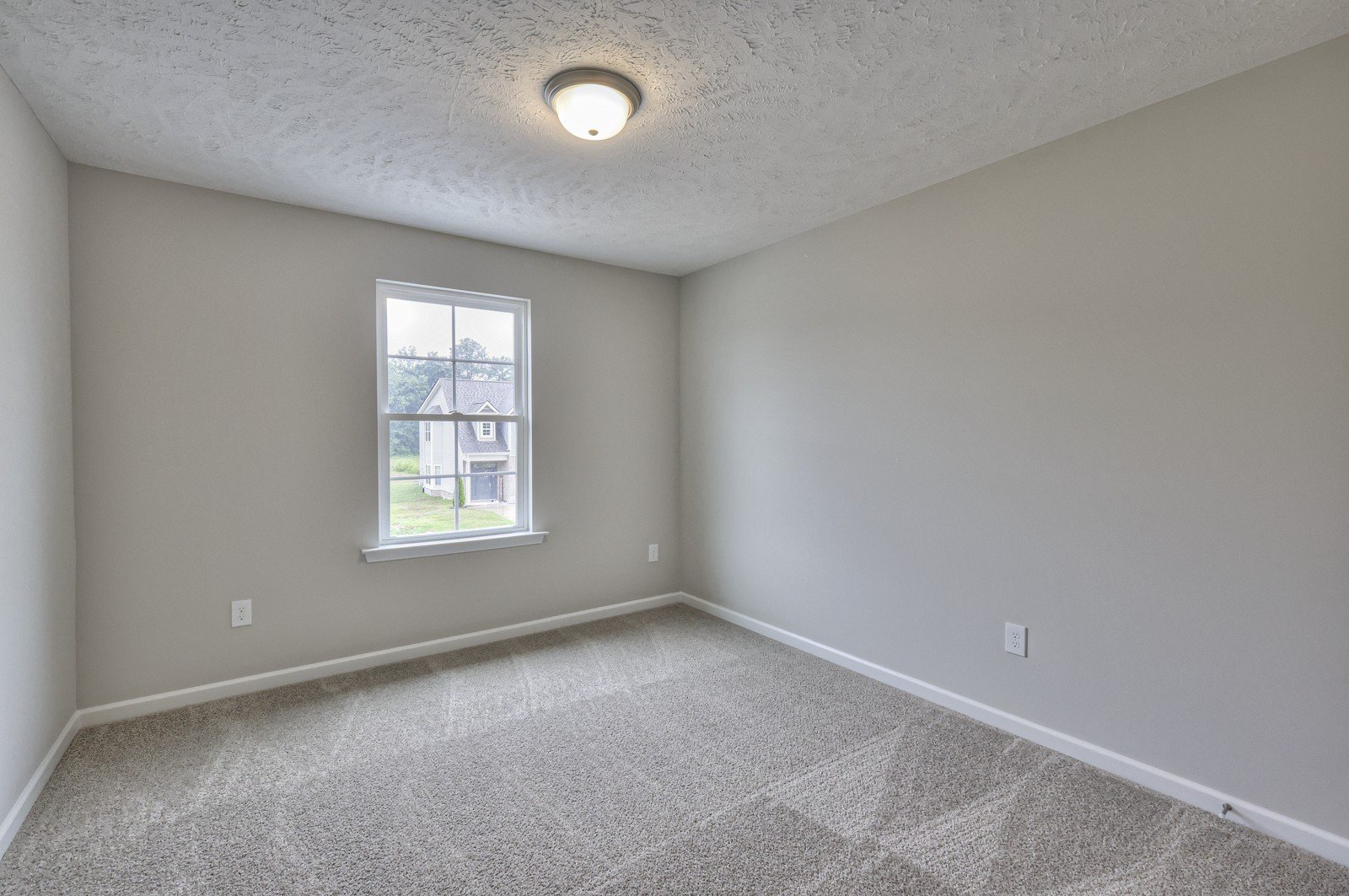 Beautiful NEW 3 Bed 2.5 Bath Townhome in Manchester! property image