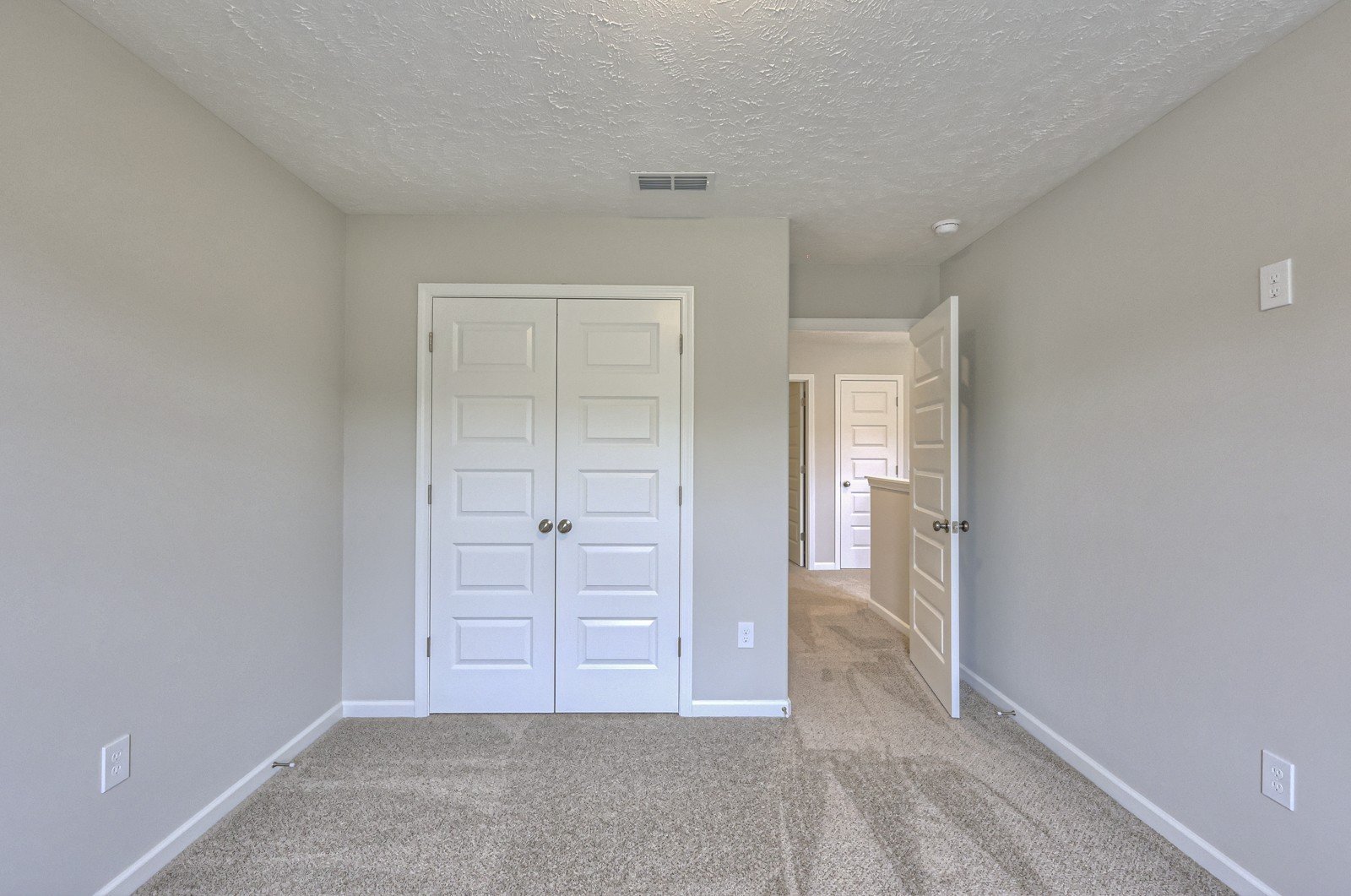 Beautiful NEW 3 Bed 2.5 Bath Townhome in Manchester! property image