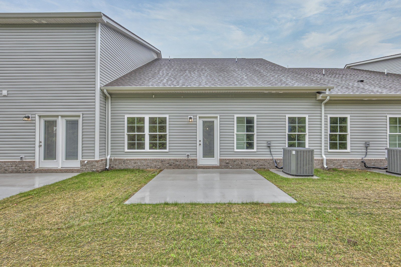 Beautiful NEW 3 Bed 2.5 Bath Townhome in Manchester! property image