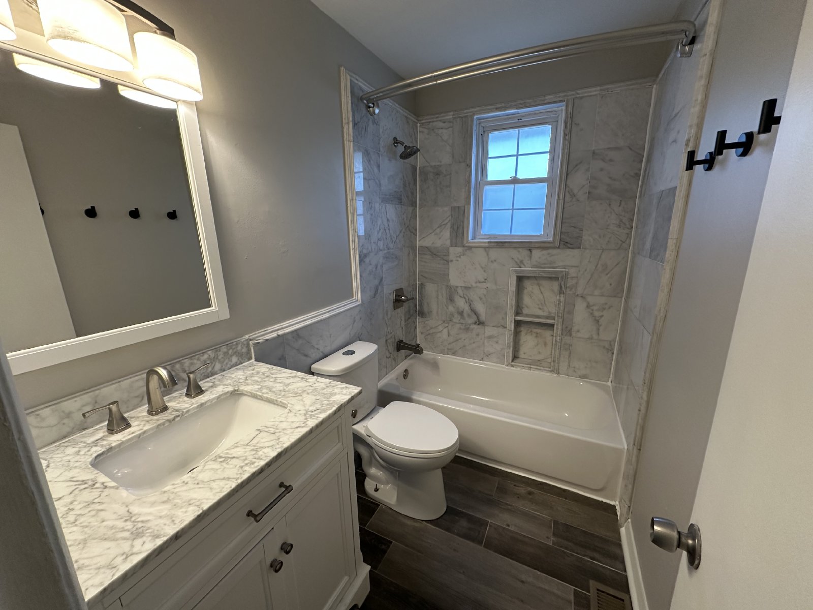 Charming 2 Bed 1 Bath Apartment near Music Row property image