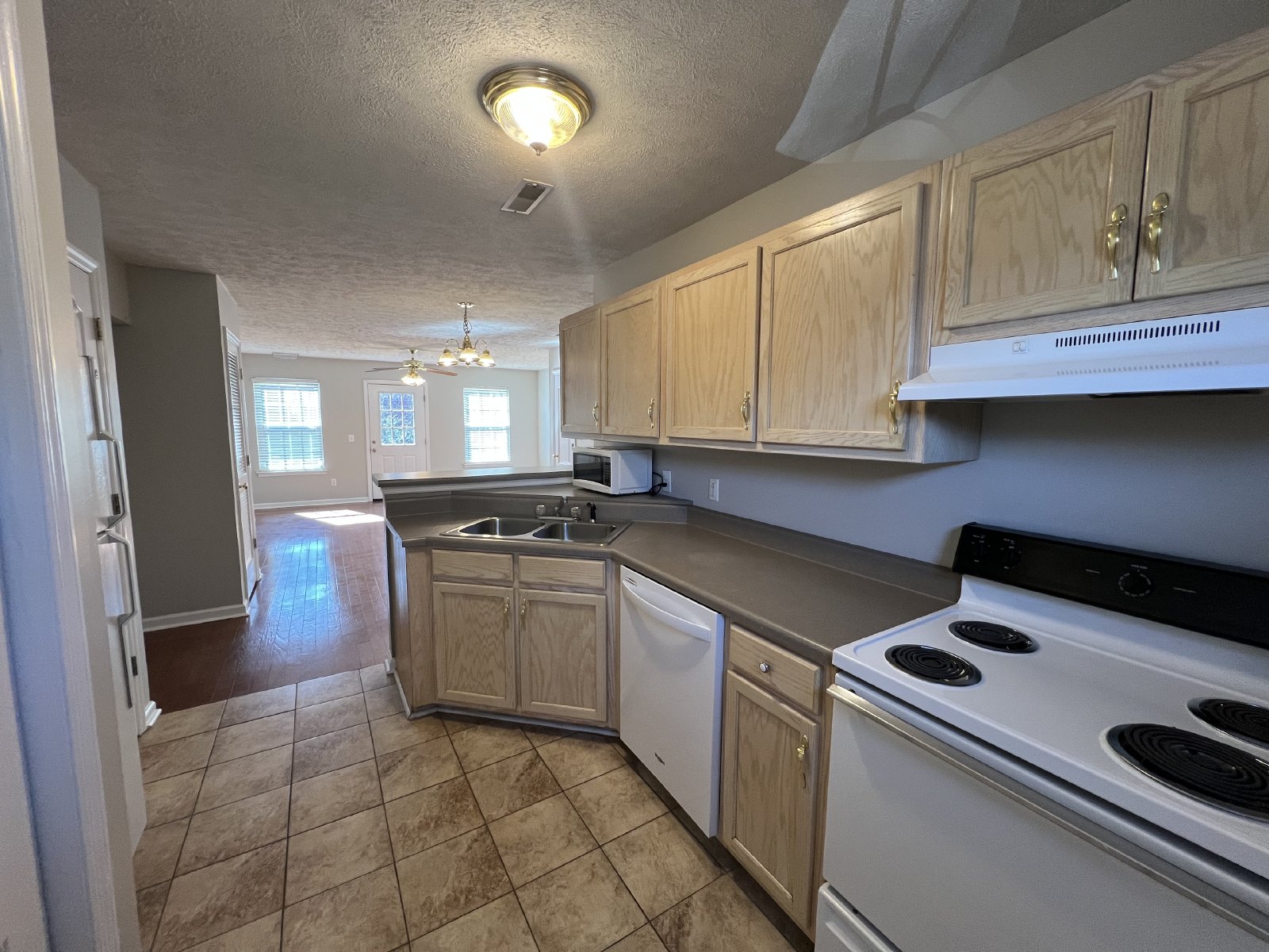 Nice 2 Bedroom, 2.5 Bath Townhome - Close to MTSU! Available now property image