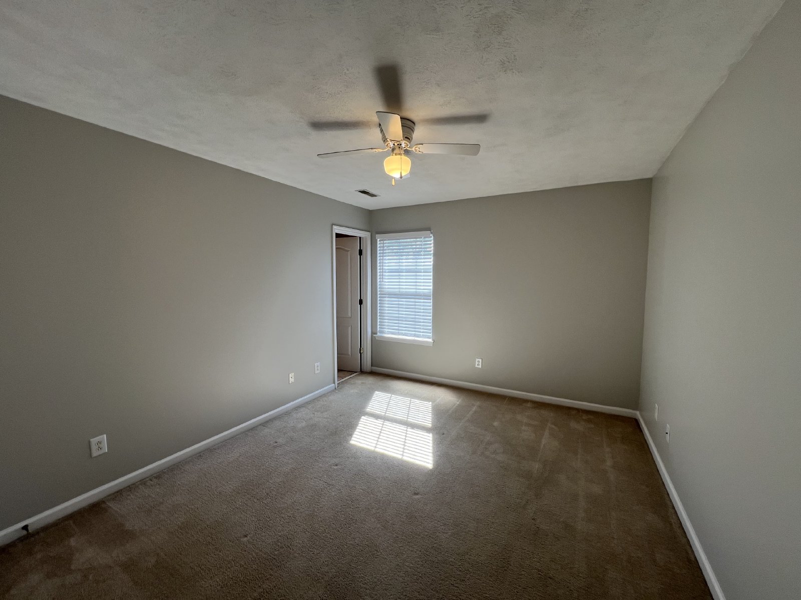 Nice 2 Bedroom, 2.5 Bath Townhome - Close to MTSU! Available now property image