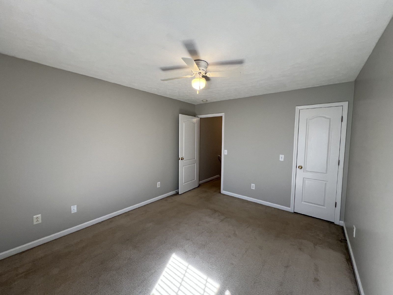 Nice 2 Bedroom, 2.5 Bath Townhome - Close to MTSU! Available now property image