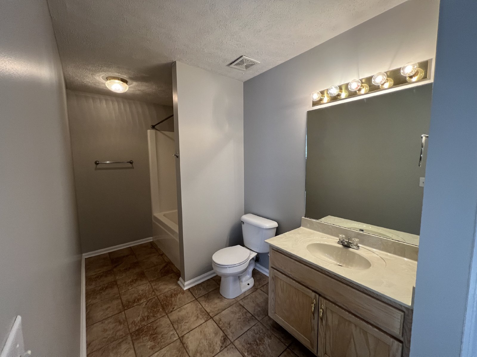 Nice 2 Bedroom, 2.5 Bath Townhome - Close to MTSU! Available now property image