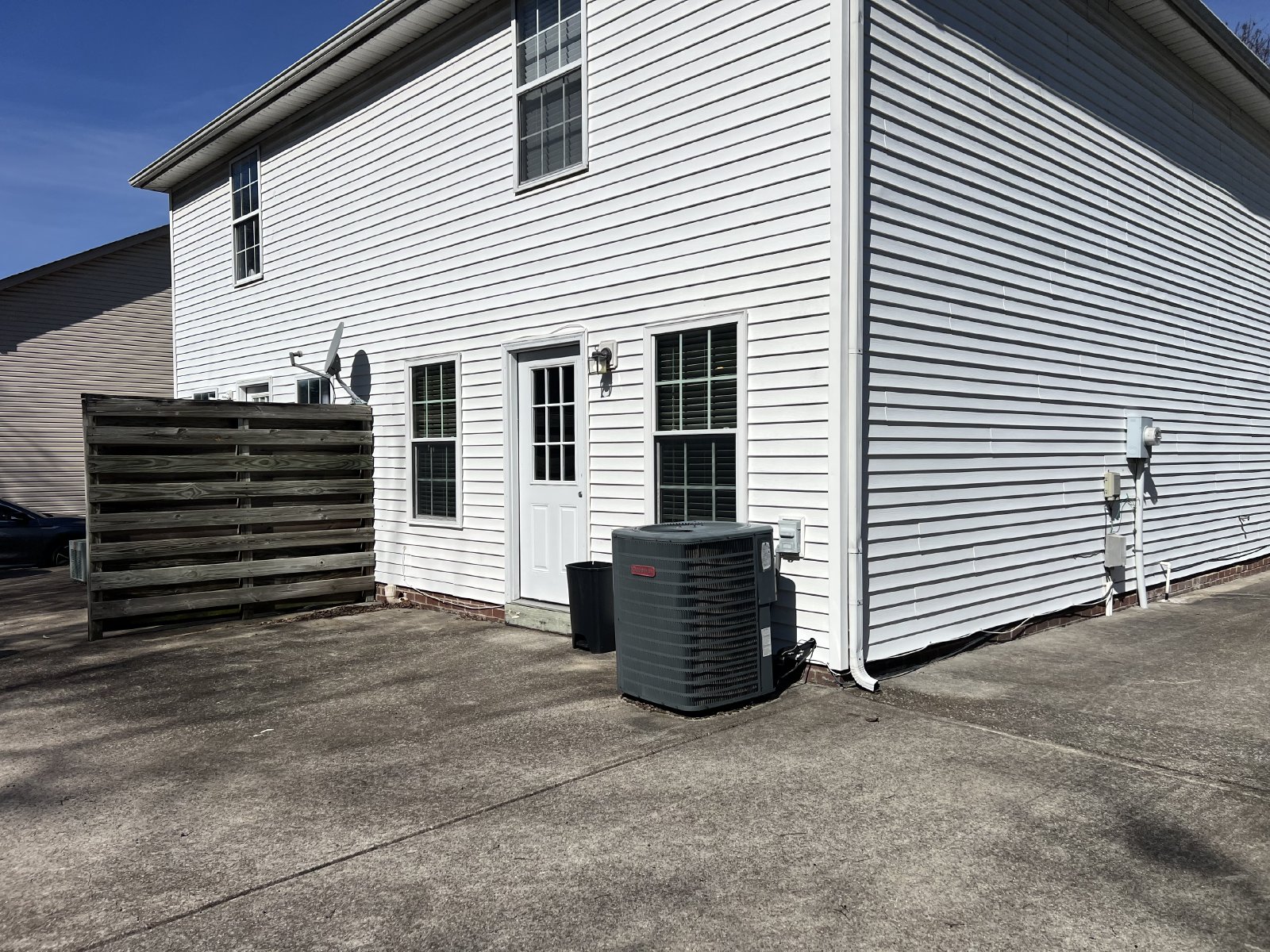 Nice 2 Bedroom, 2.5 Bath Townhome - Close to MTSU! Available now property image
