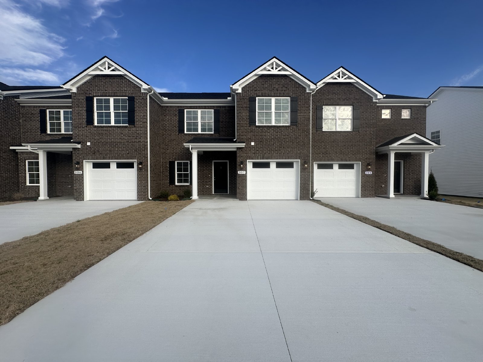 BRAND NEW 4 Bed 3 Bath Townhome Near The Heart Of Shelbyville property image