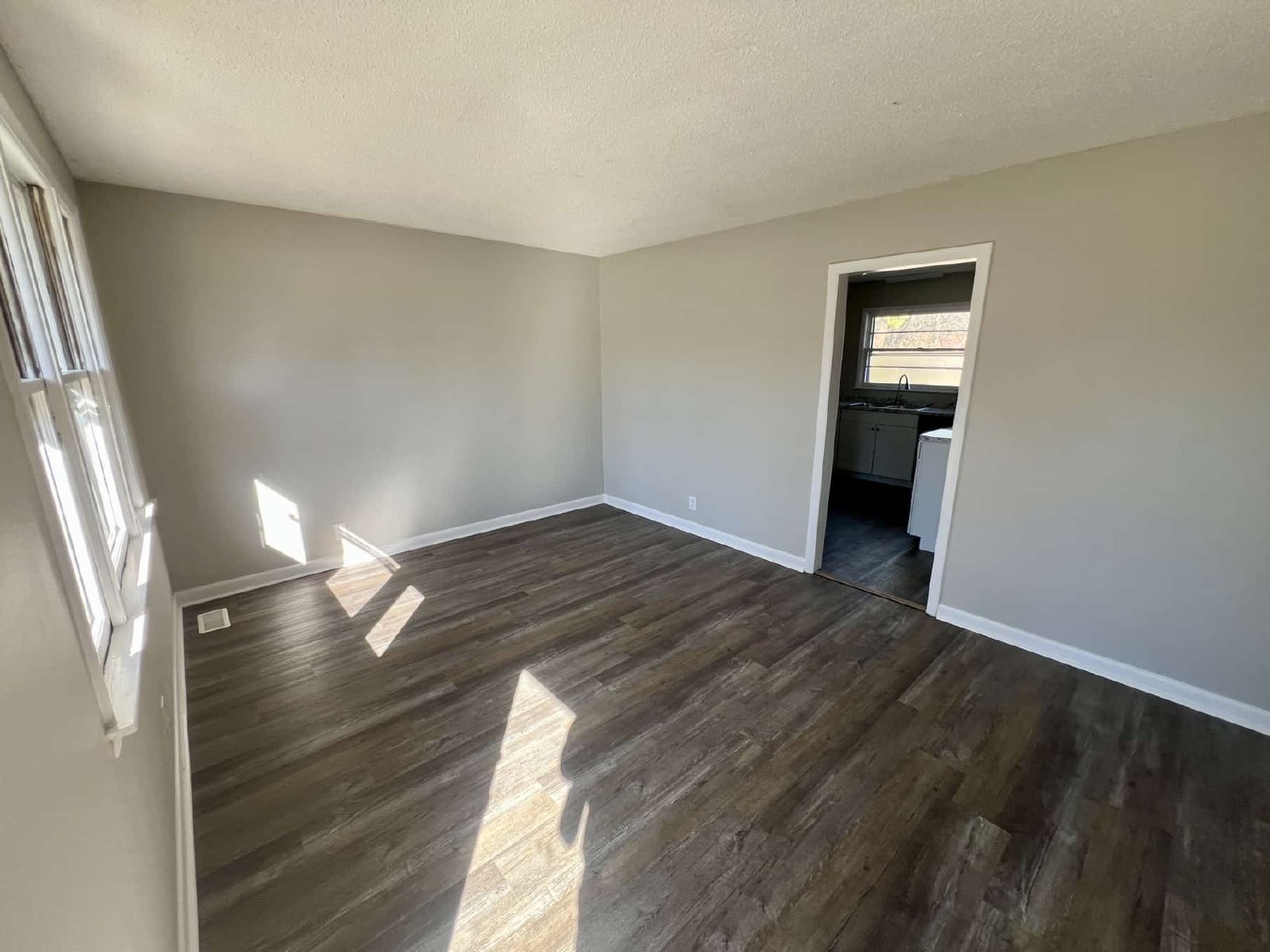 3 Bed, 1.5 Bath in Murfreesboro, *Big Yard* property image