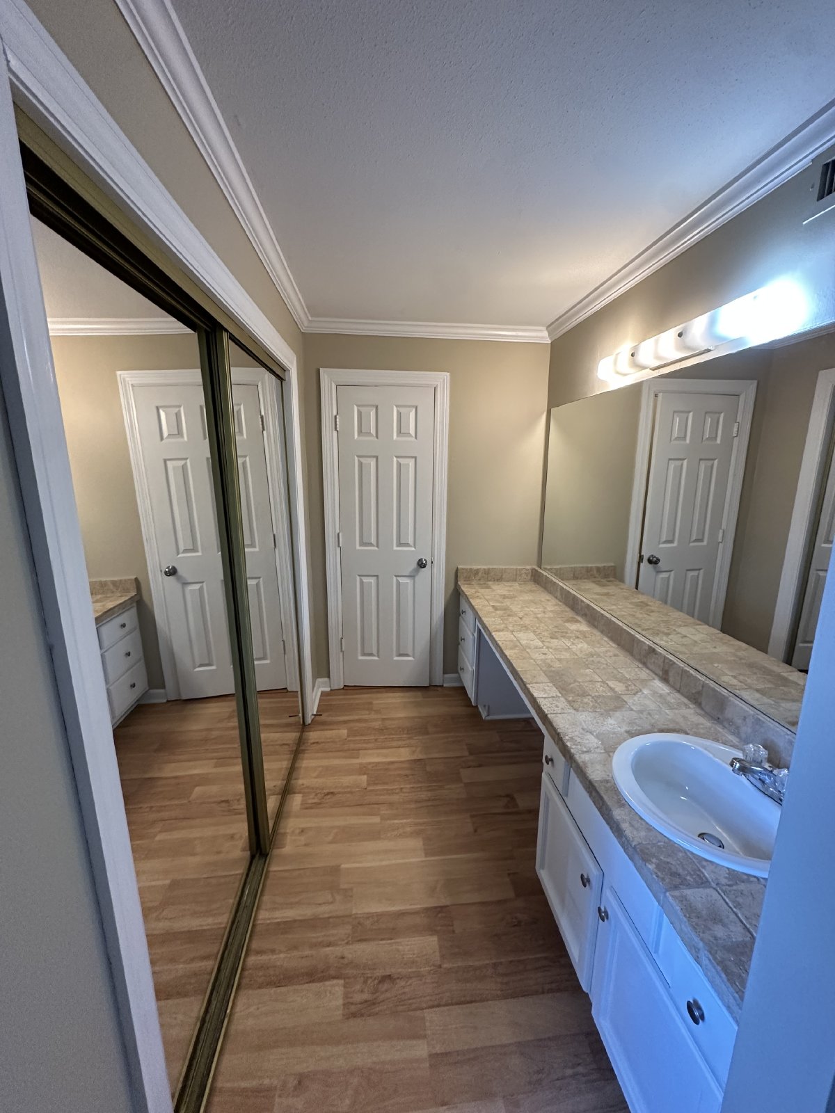 Cute 2 Bed 2 Bath Condo Near MTSU property image