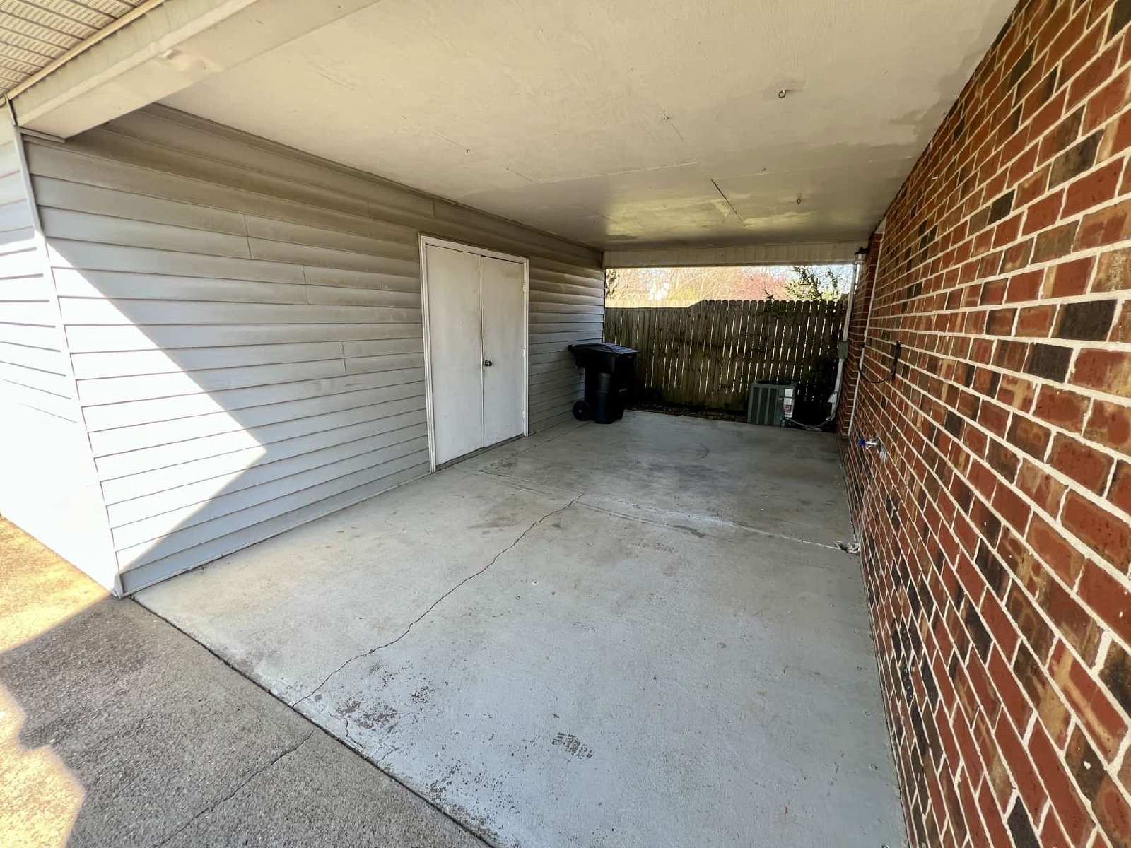 3x2* Single Level Duplex*Carport with 20x6 Storage property image