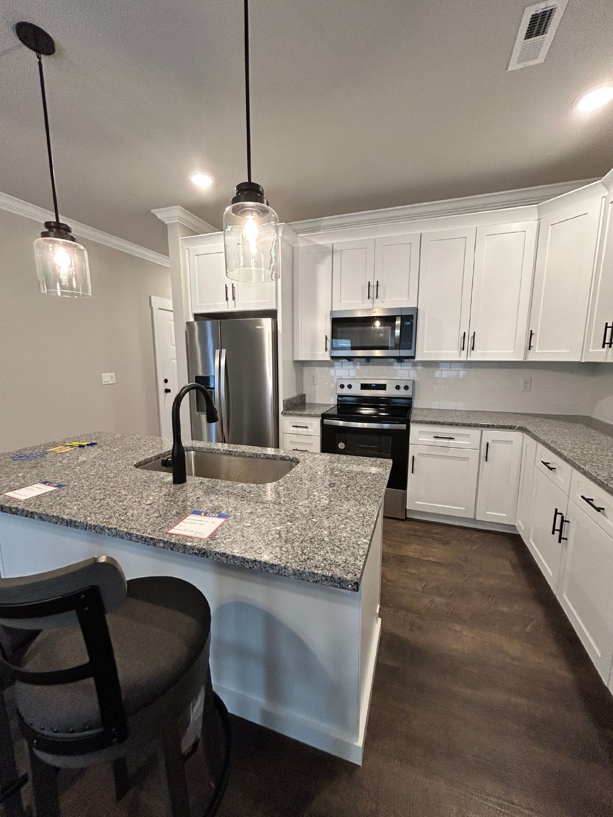 *BRAND NEW Charming 2 Beds, 2 Baths, 1 Car Garage property image