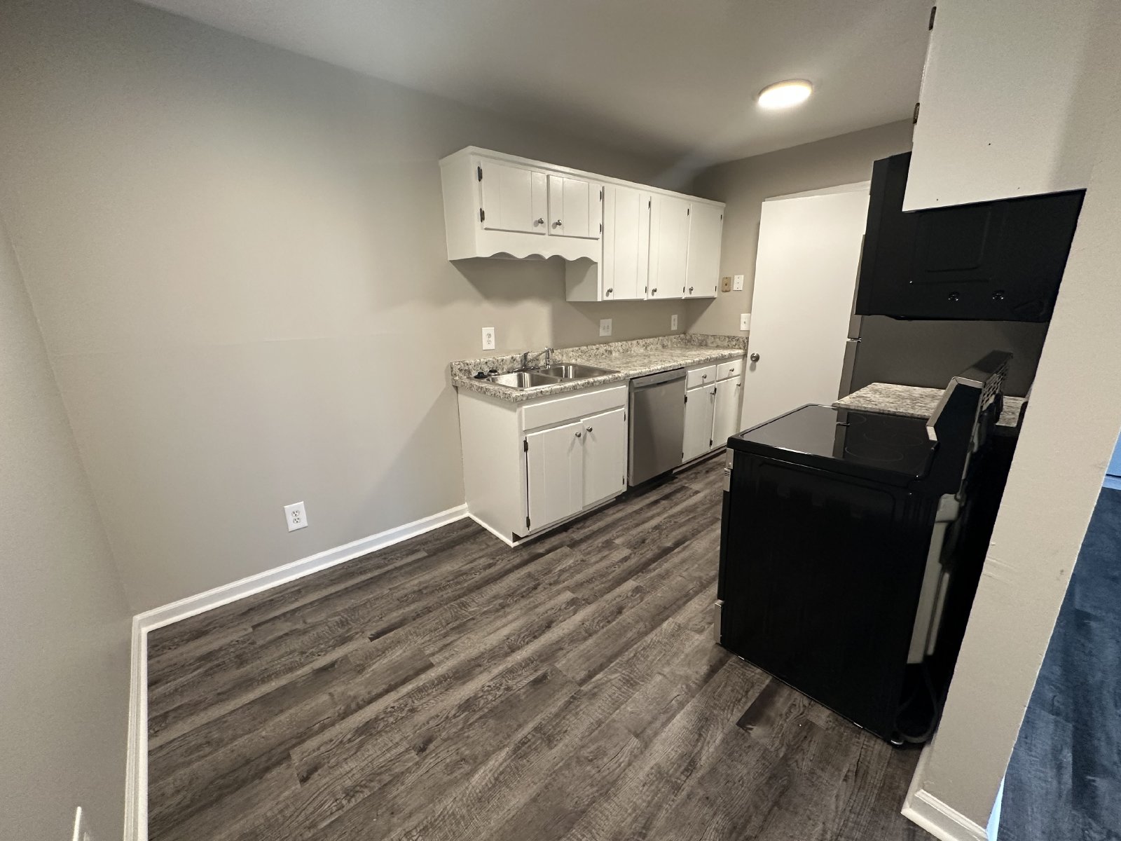 2 Bedroom 1 Bathroom Apartment Minutes From MTSU property image