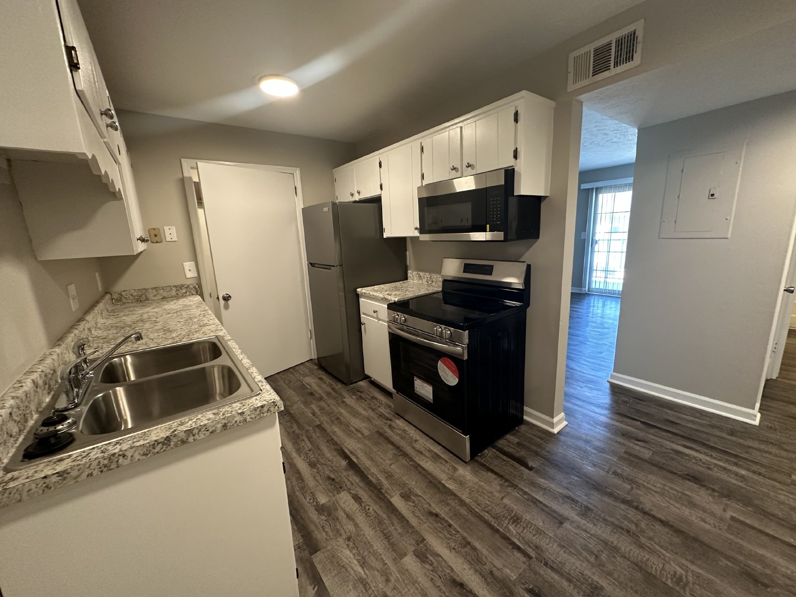 2 Bedroom 1 Bathroom Apartment Minutes From MTSU property image