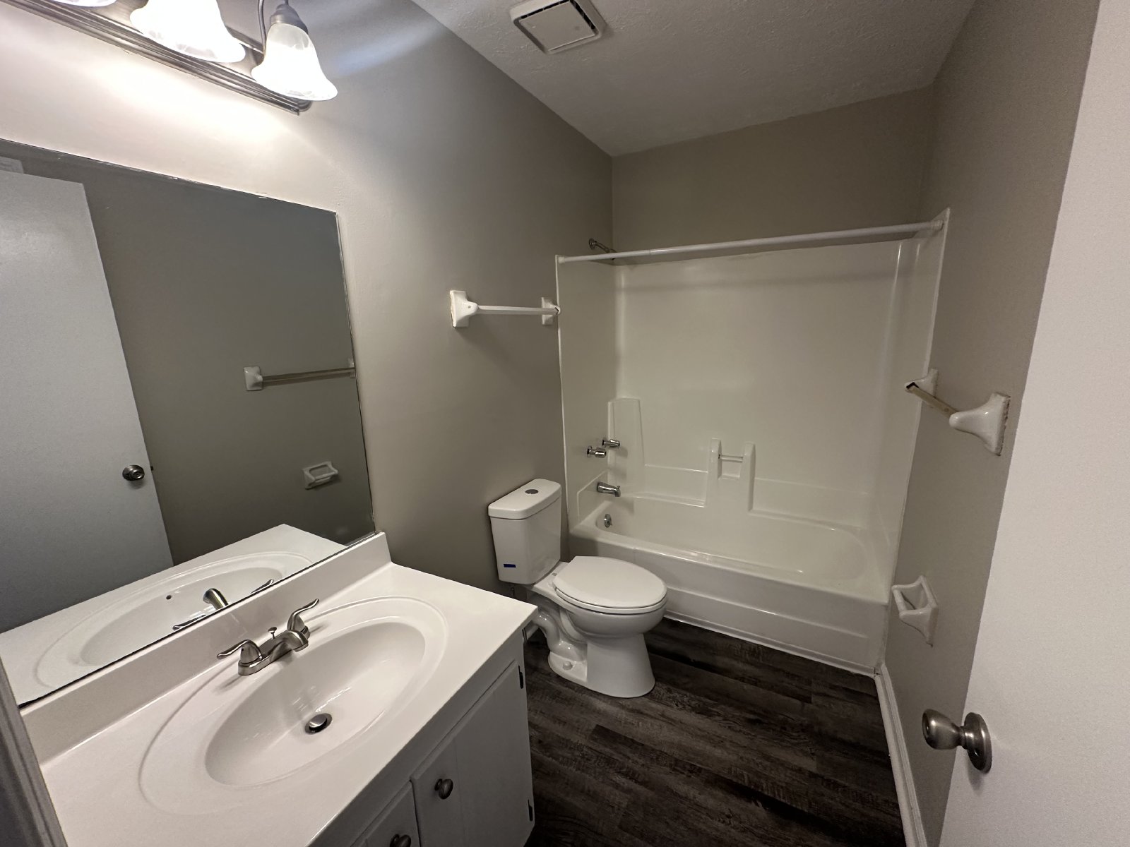 2 Bedroom 1 Bathroom Apartment Minutes From MTSU property image