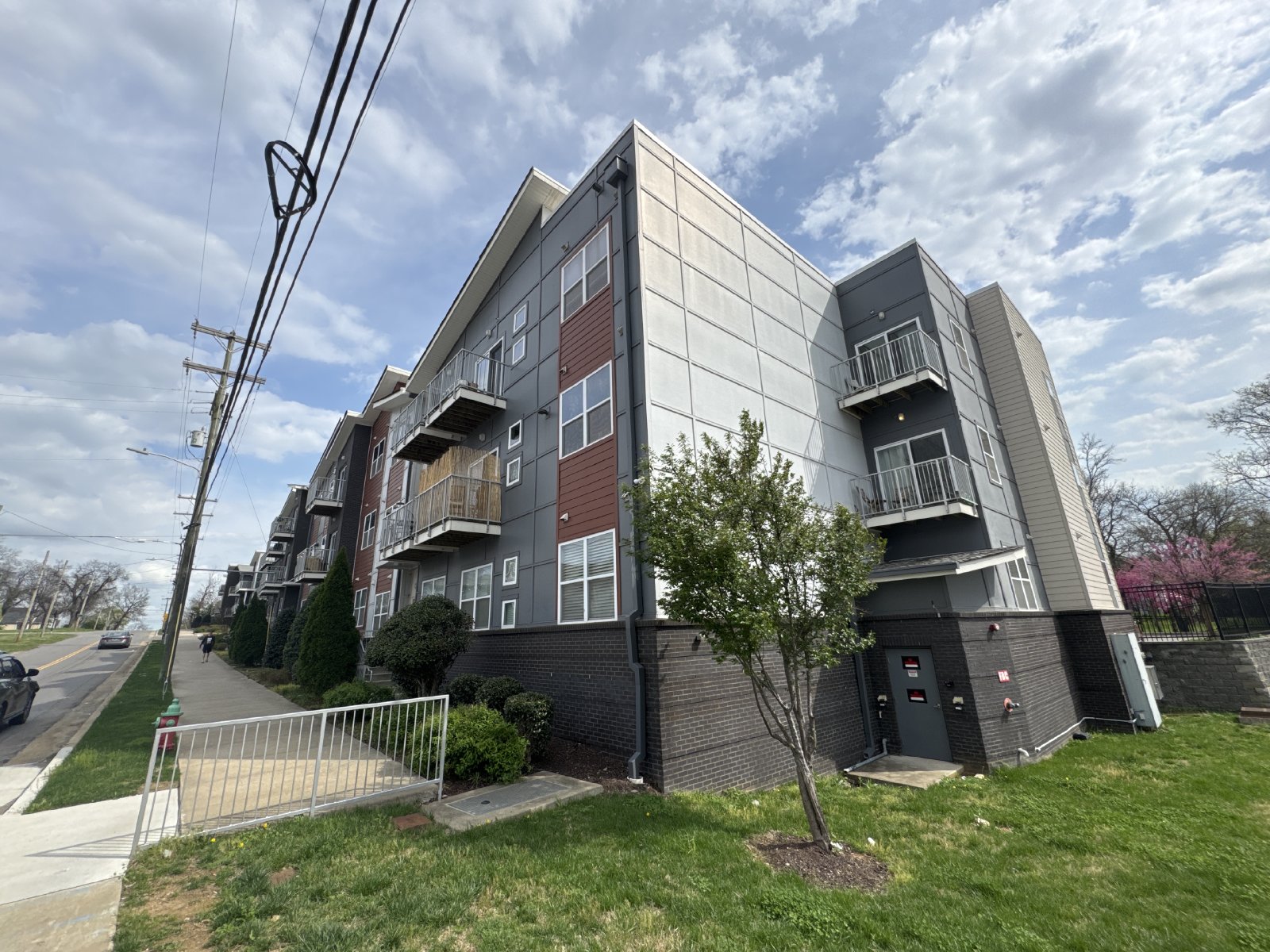 Modern Ground-Floor Condo in Gated Community – Prime Location! property image