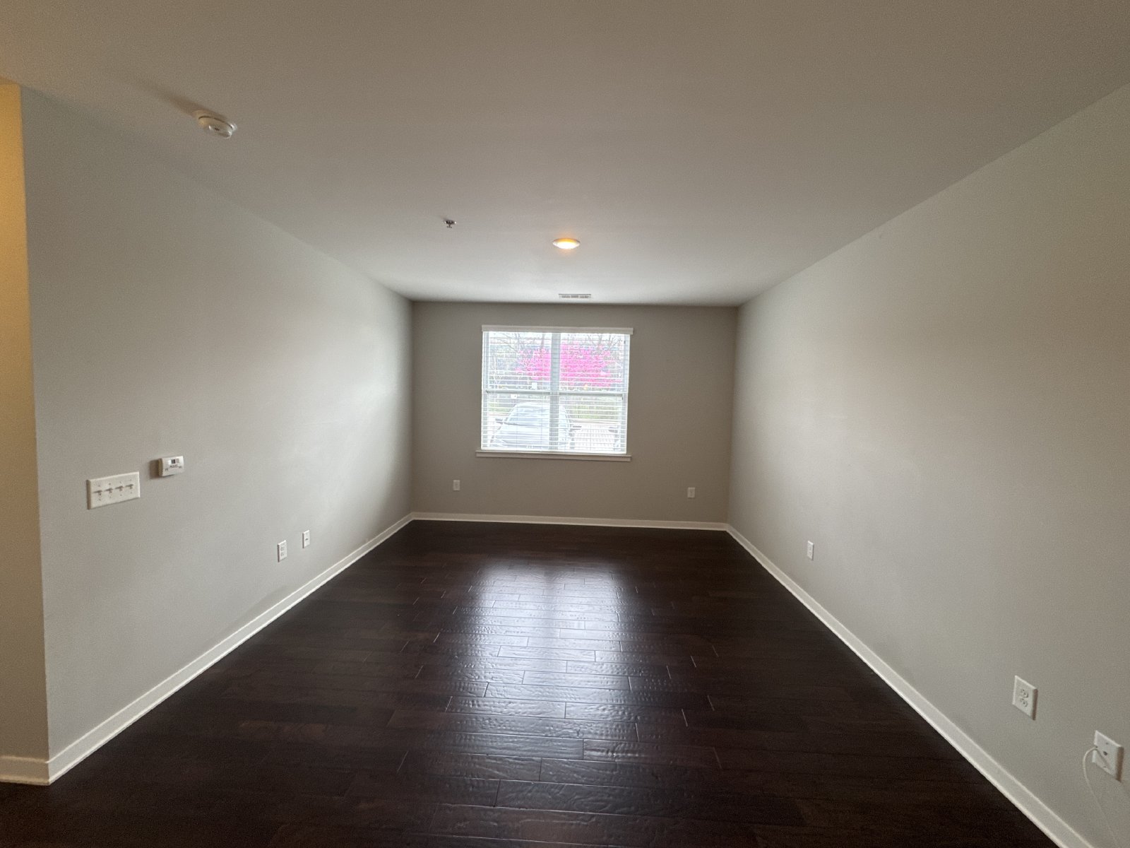 Modern Ground-Floor Condo in Gated Community – Prime Location! property image