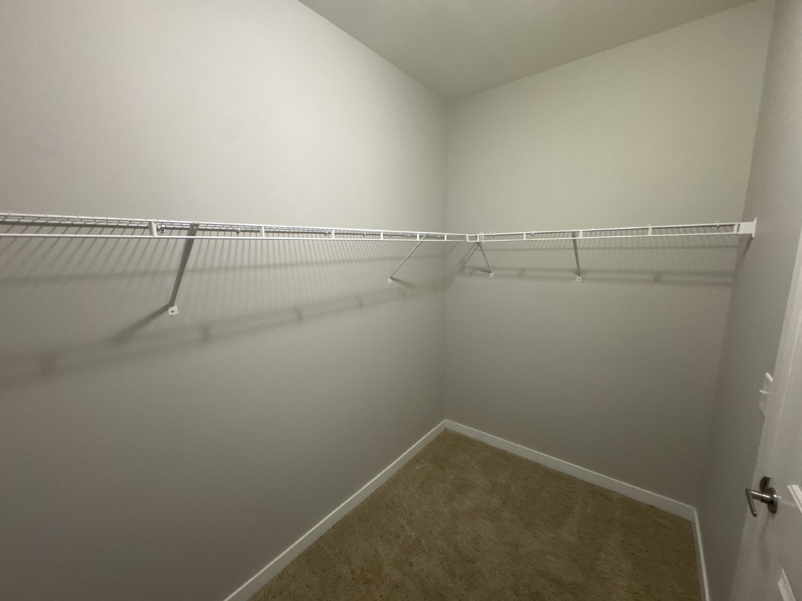 Modern Ground-Floor Condo in Gated Community – Prime Location! property image