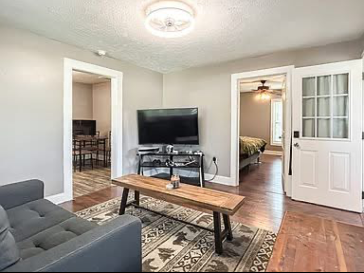 Adorable Cottage Style Home for Rent property image