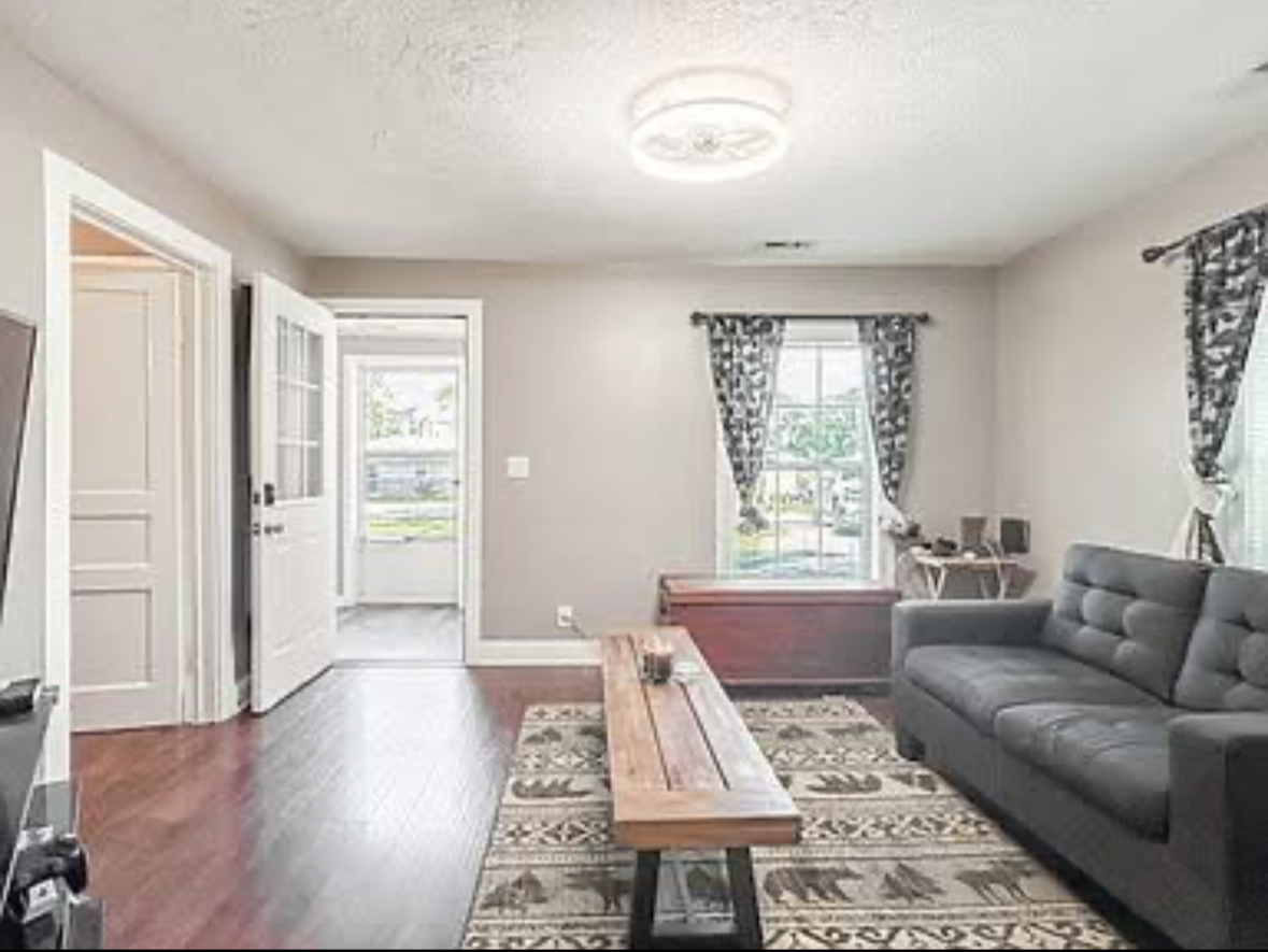 Adorable Cottage Style Home for Rent property image
