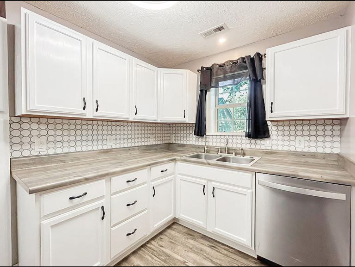 Adorable Cottage Style Home for Rent property image
