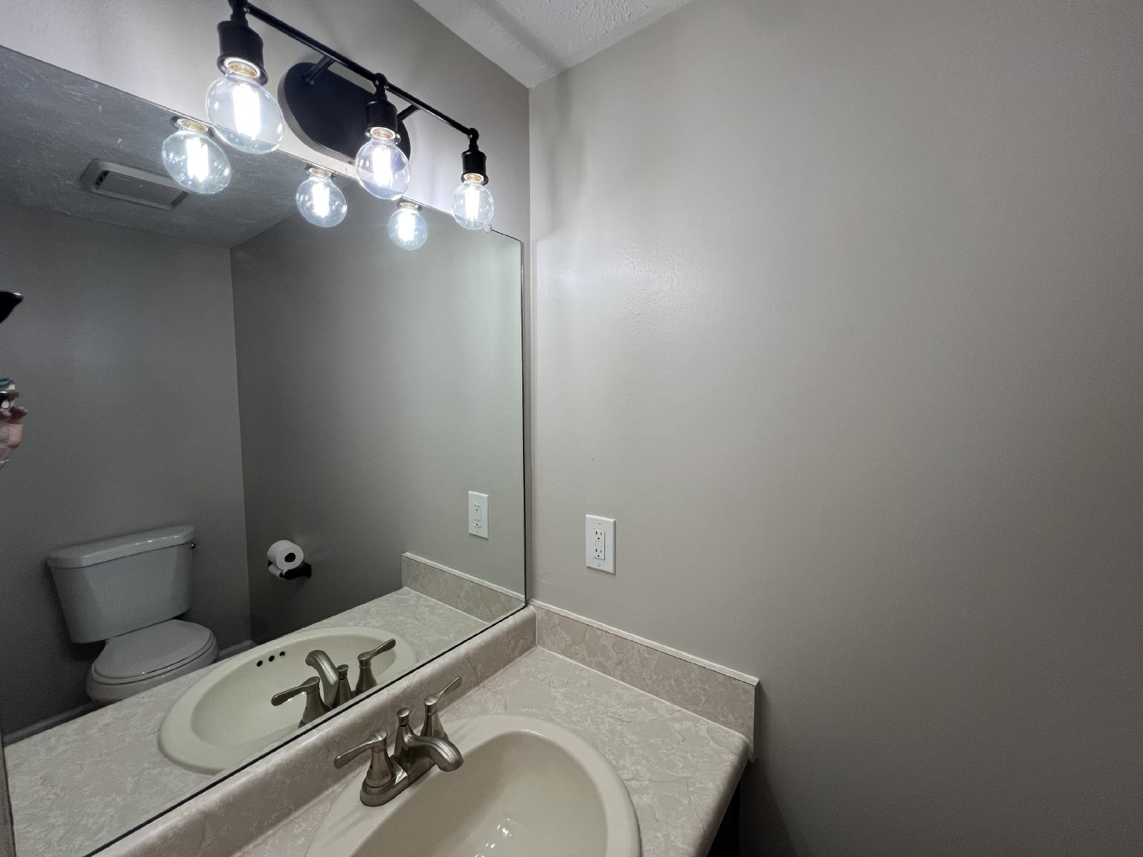*End Unit* 2BR 1.5BA Townhome in Smyrna property image