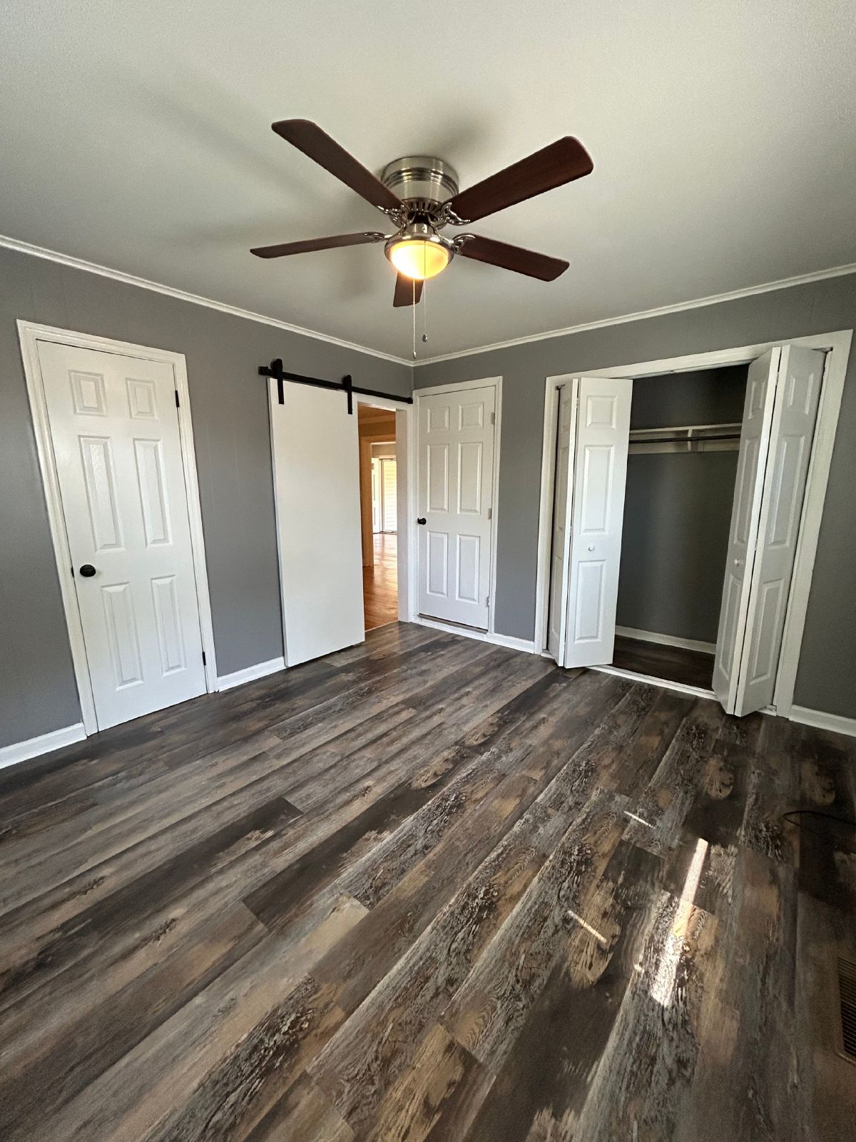 Charming Home with 3 Beds, 1.5 Baths, 1 Car Garage, Fully Fenced Privacy Fence & Refinished Hardwood Floors! property image