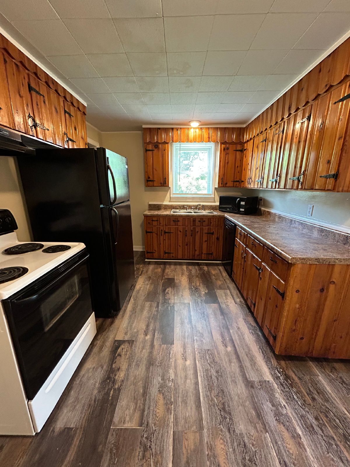 Charming Home with 3 Beds, 1.5 Baths, 1 Car Garage, Fully Fenced Privacy Fence & Refinished Hardwood Floors! property image