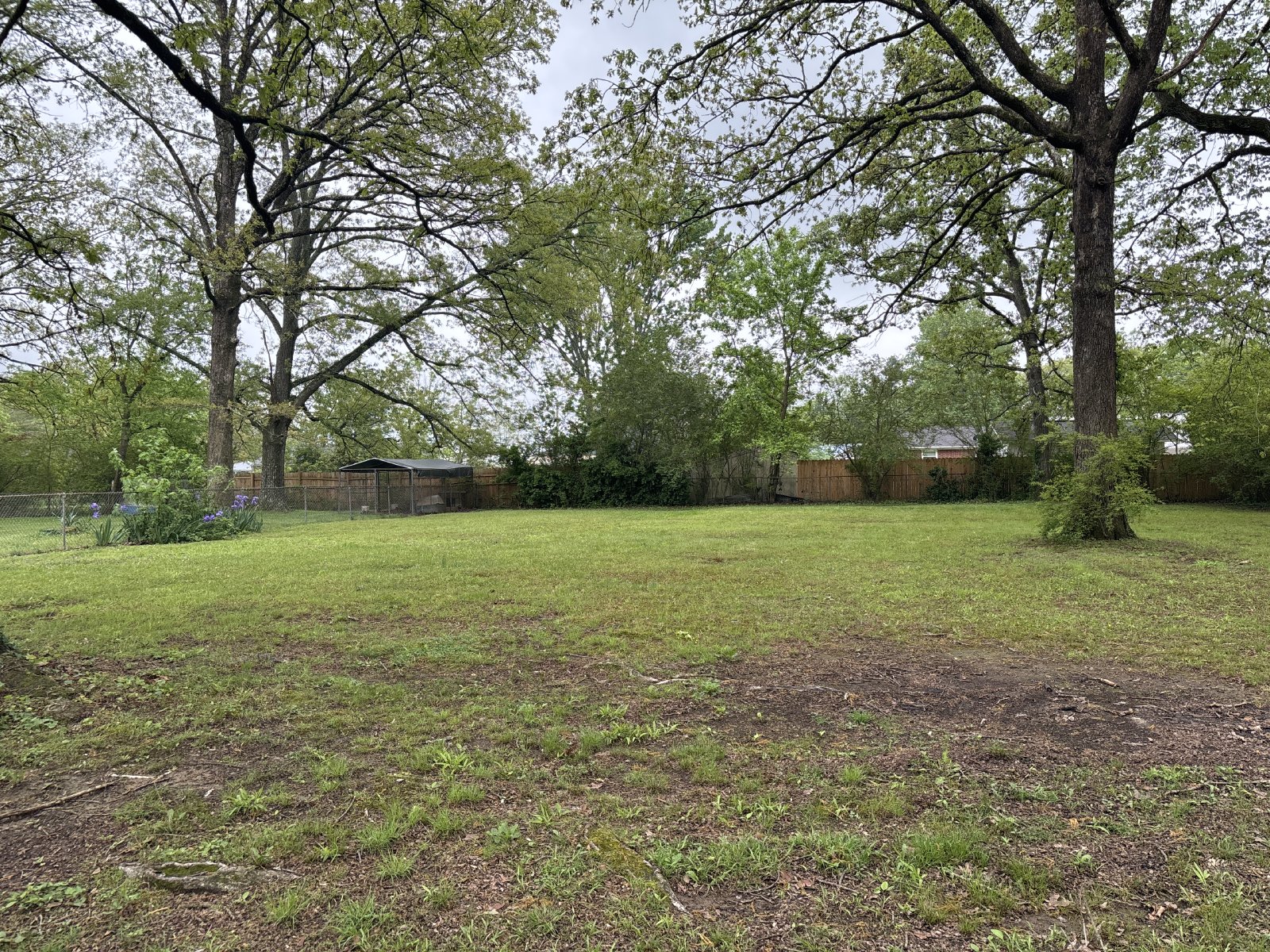 Spacious 3 Bedroom 2 Bath Home in the Center of Town! property image