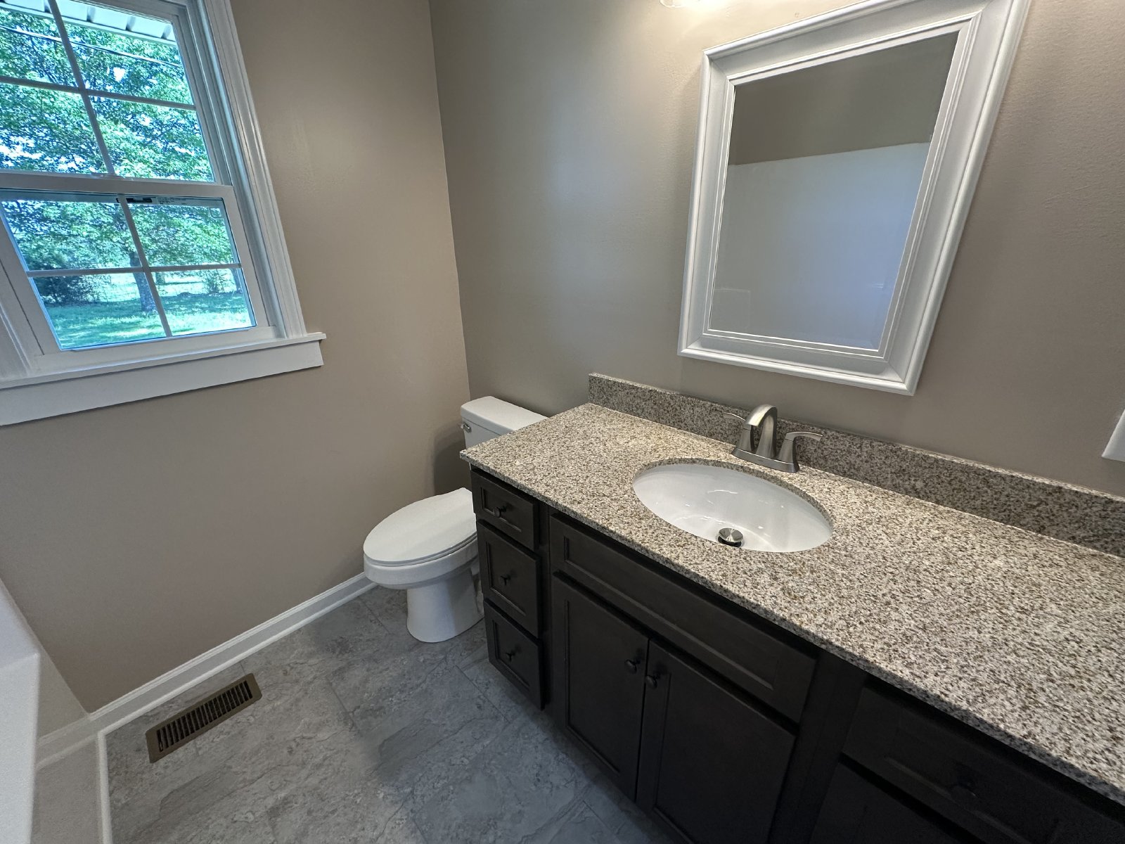Newly Renovated Home in Shelbyville - 30 minutes from Murfreesboro property image