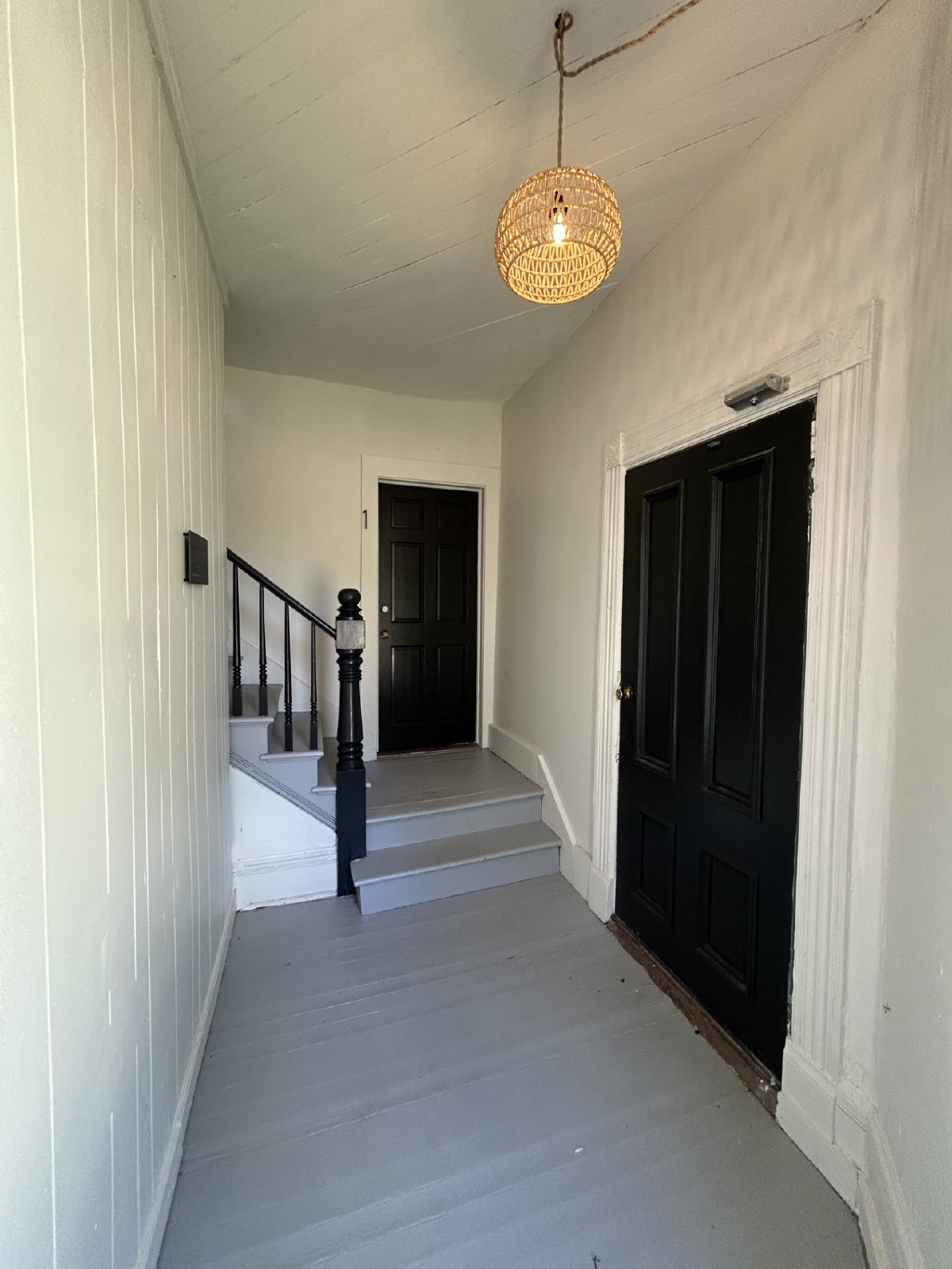 Cozy Unit in Walking Distance From Downtown property image