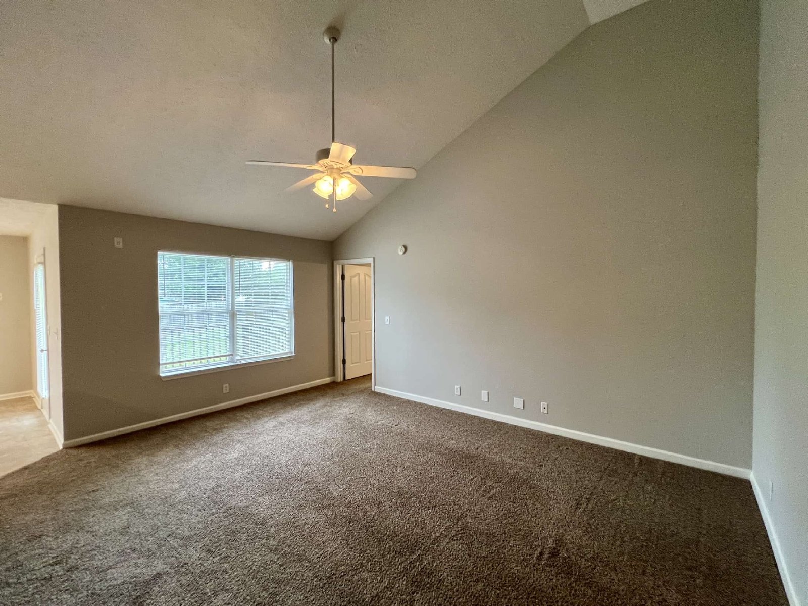 3x2 West Murfreesboro*One Level*Deck*Ready for move in! property image