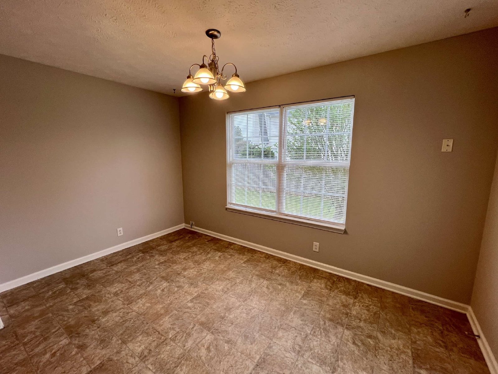 3x2 West Murfreesboro*One Level*Deck*Ready for move in! property image