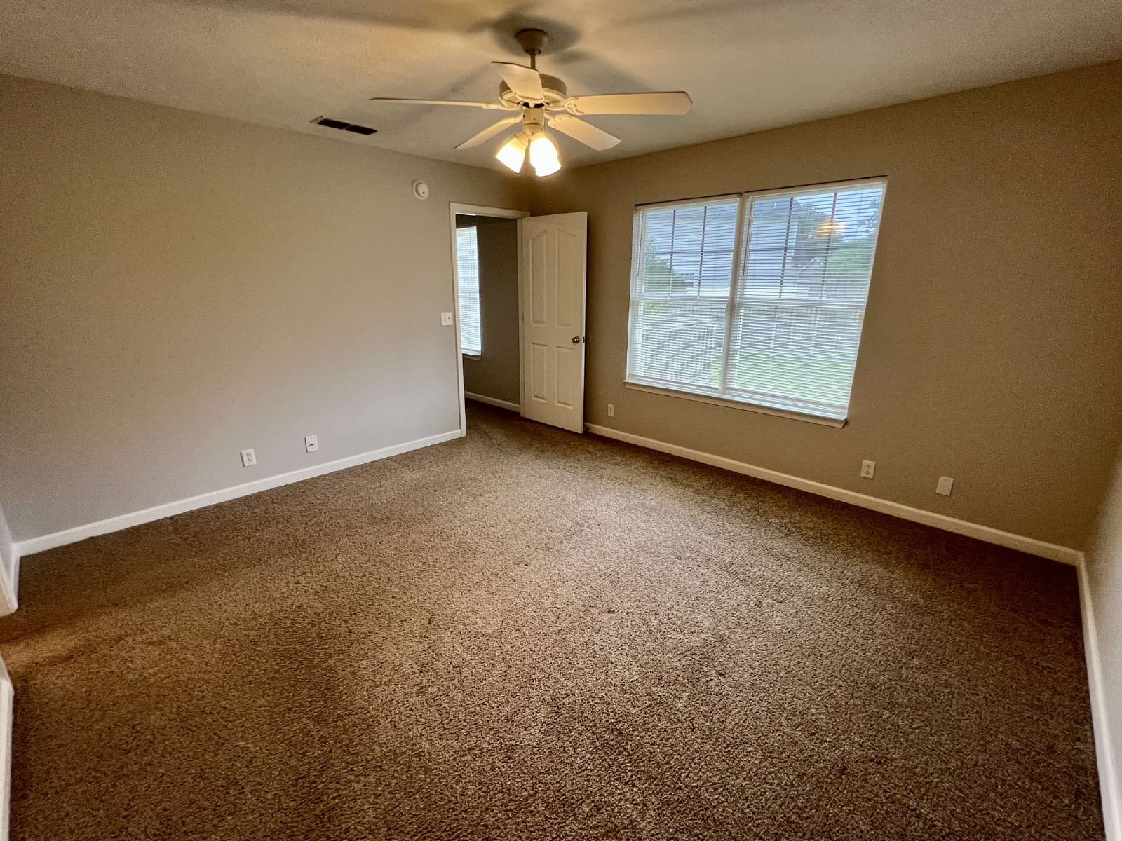 3x2 West Murfreesboro*One Level*Deck*Ready for move in! property image